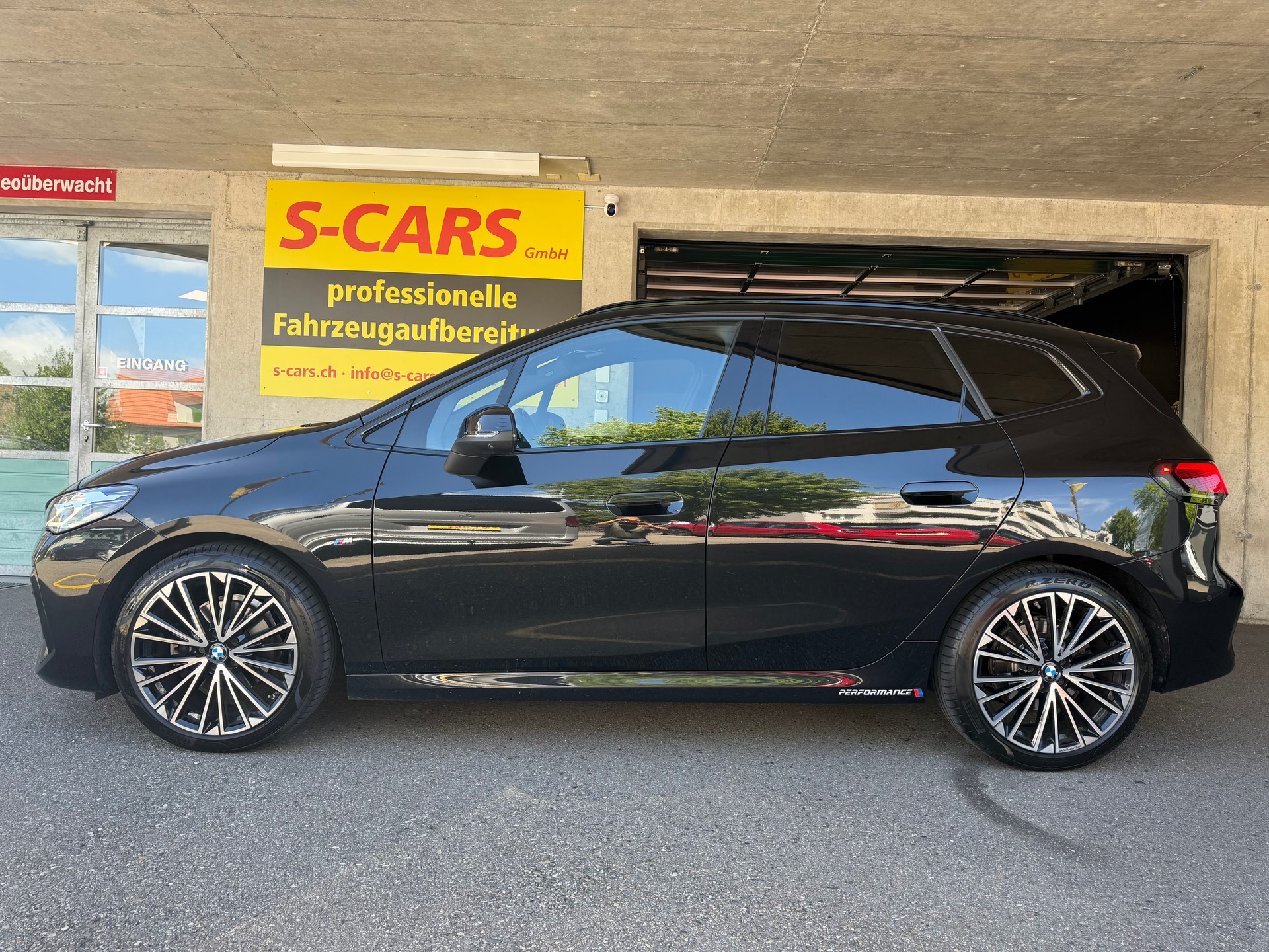 BMW 220i Active Tourer M Sport DKG-image-0