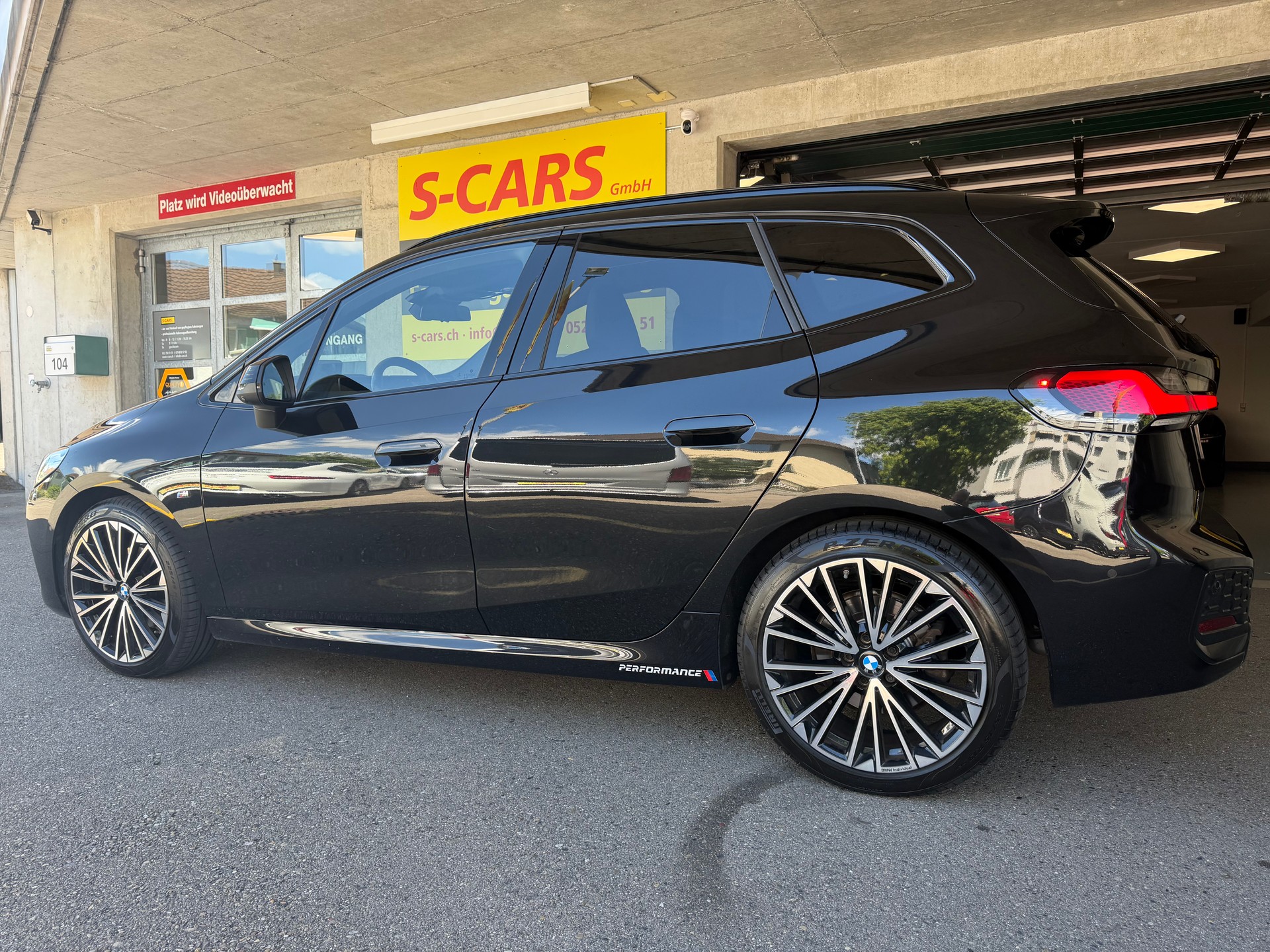 BMW 220i Active Tourer M Sport DKG-image-4