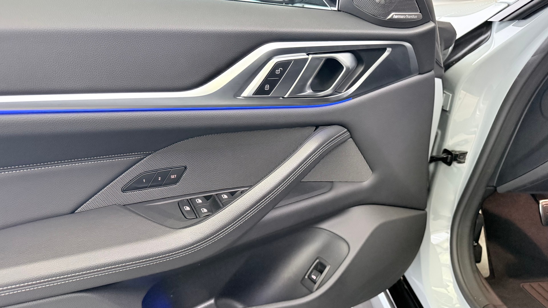BMW M440i xDrive Gran Coupé-image-12