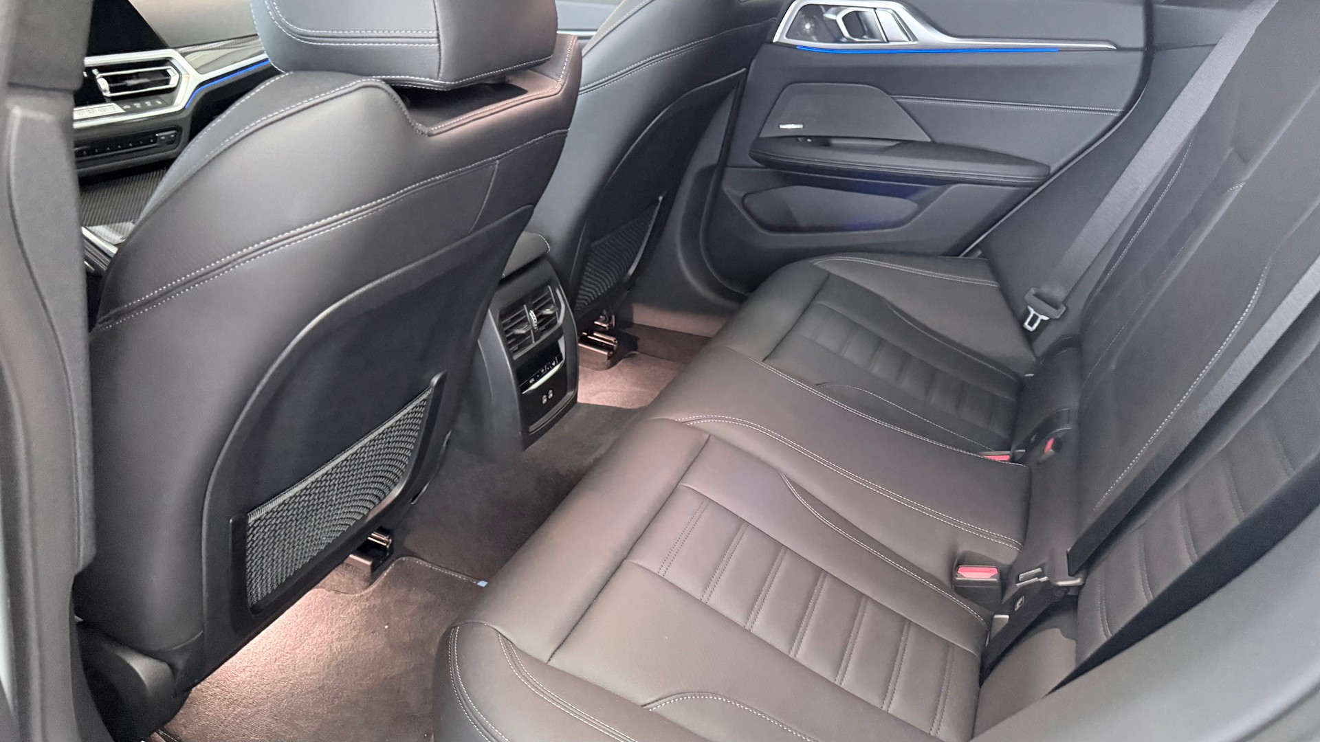 BMW M440i xDrive Gran Coupé-image-8