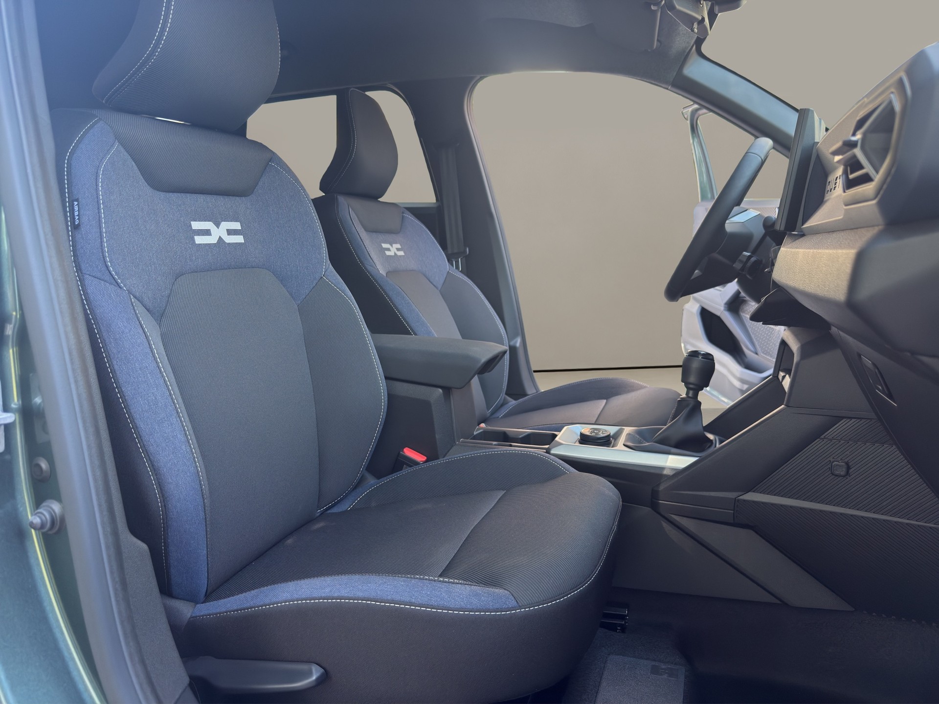 DACIA Duster TCe 130 48V Journey 4x4-image-11