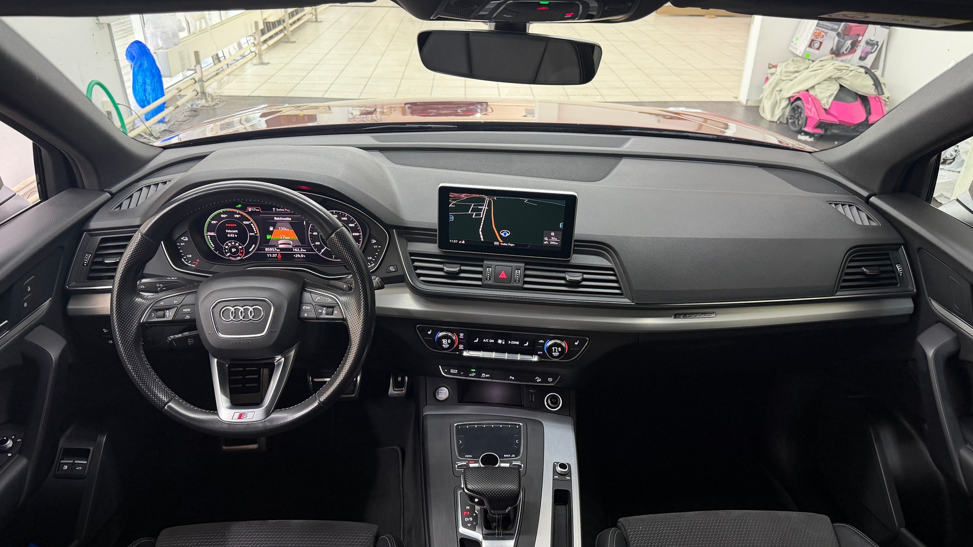 AUDI Q5 55 TFSI e sport quattro-image-8