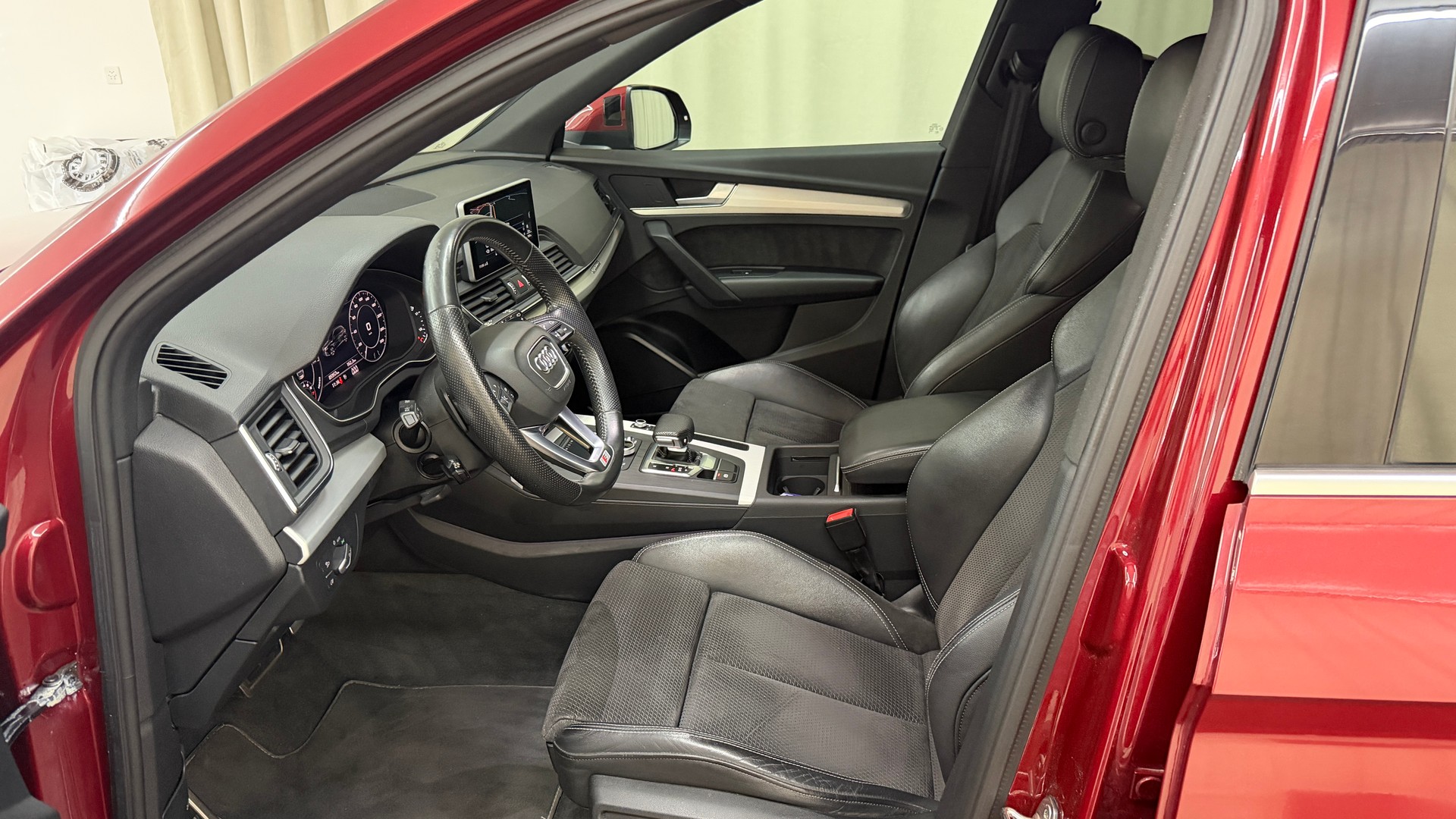 AUDI Q5 55 TFSI e sport quattro-image-6