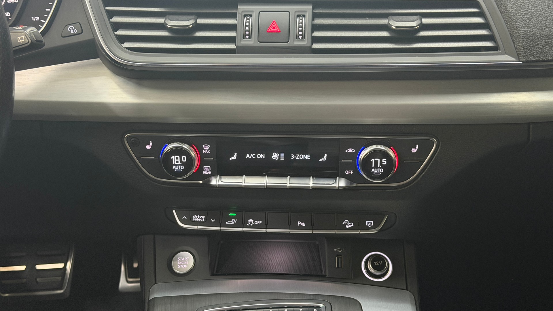 AUDI Q5 55 TFSI e sport quattro-image-12