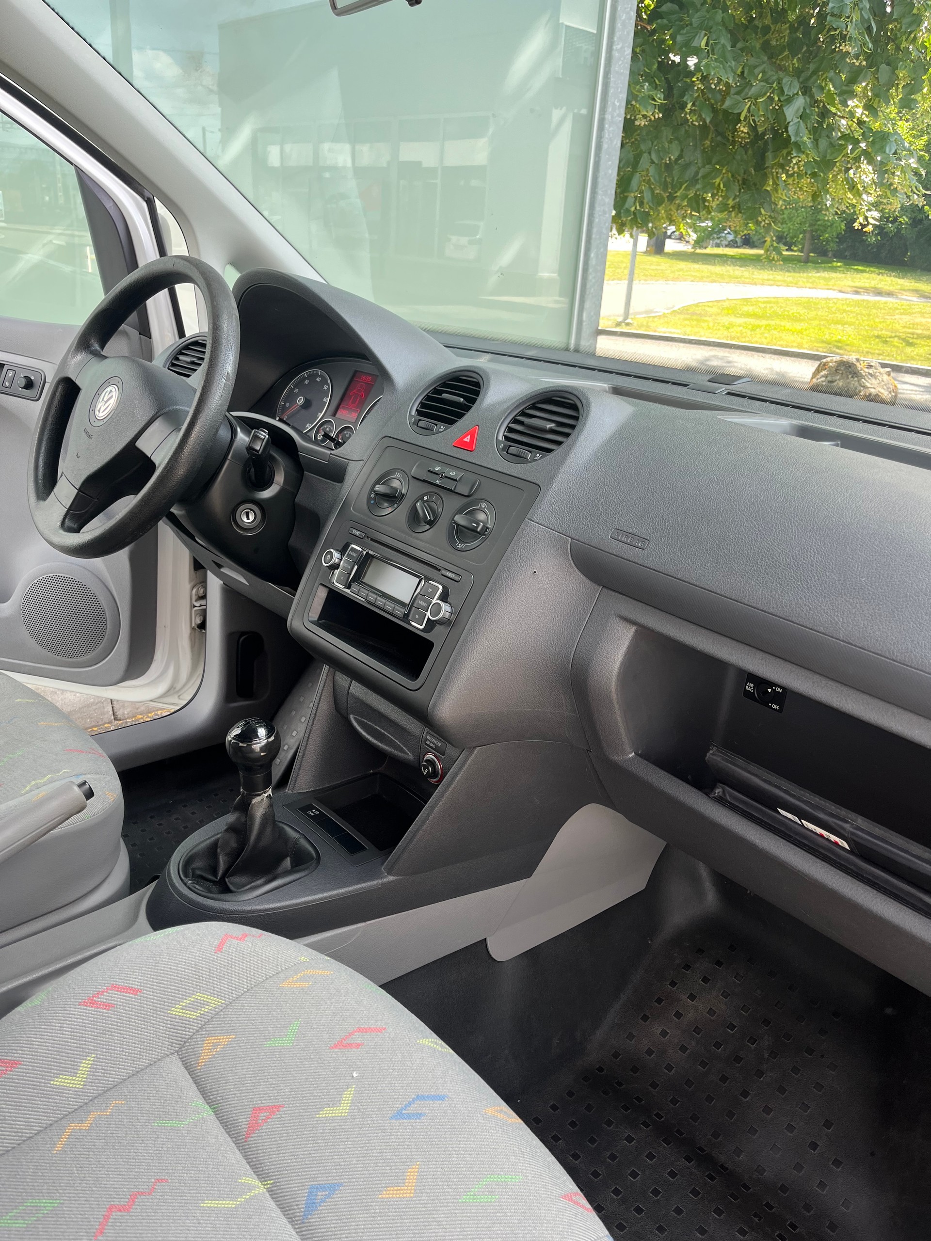 VW CADDY-image-4