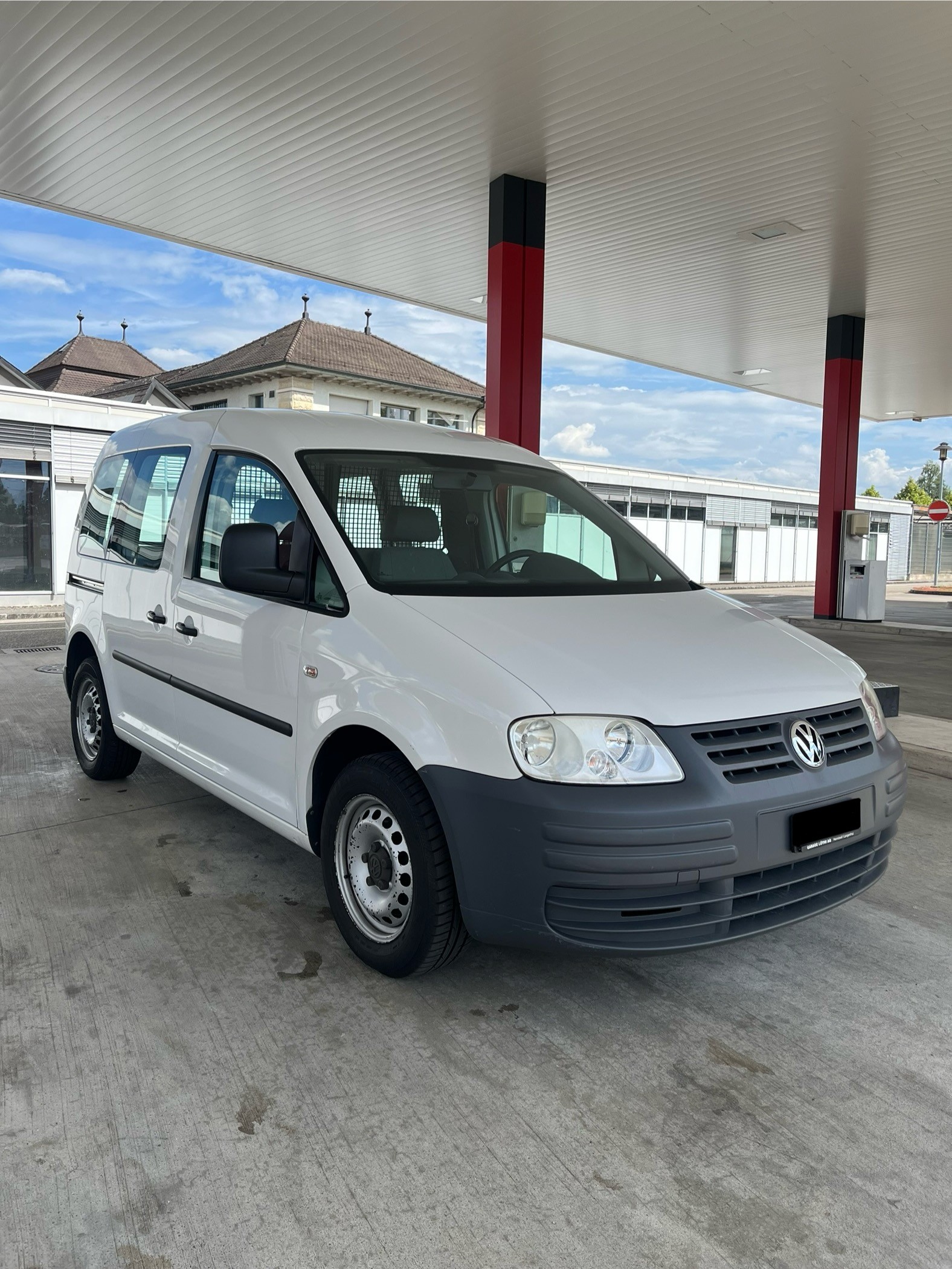 VW CADDY-image-1