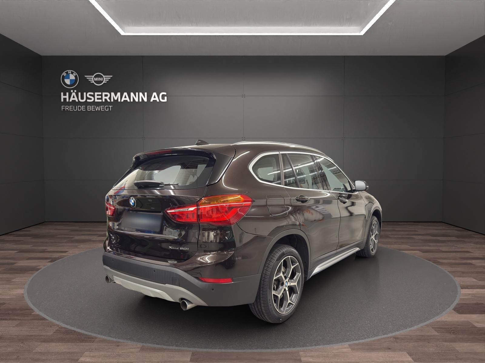 BMW X1 20i xDrive XLine-image-4
