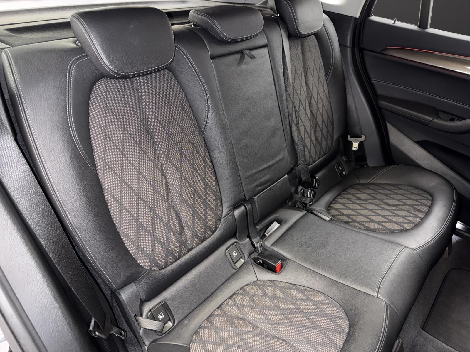BMW X1 20i xDrive XLine-image-18