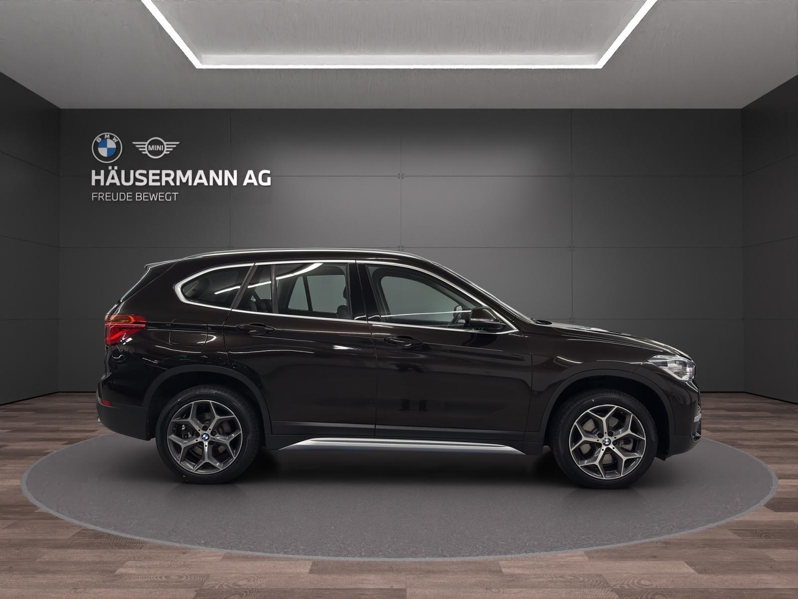 BMW X1 20i xDrive XLine-showroom-element-3