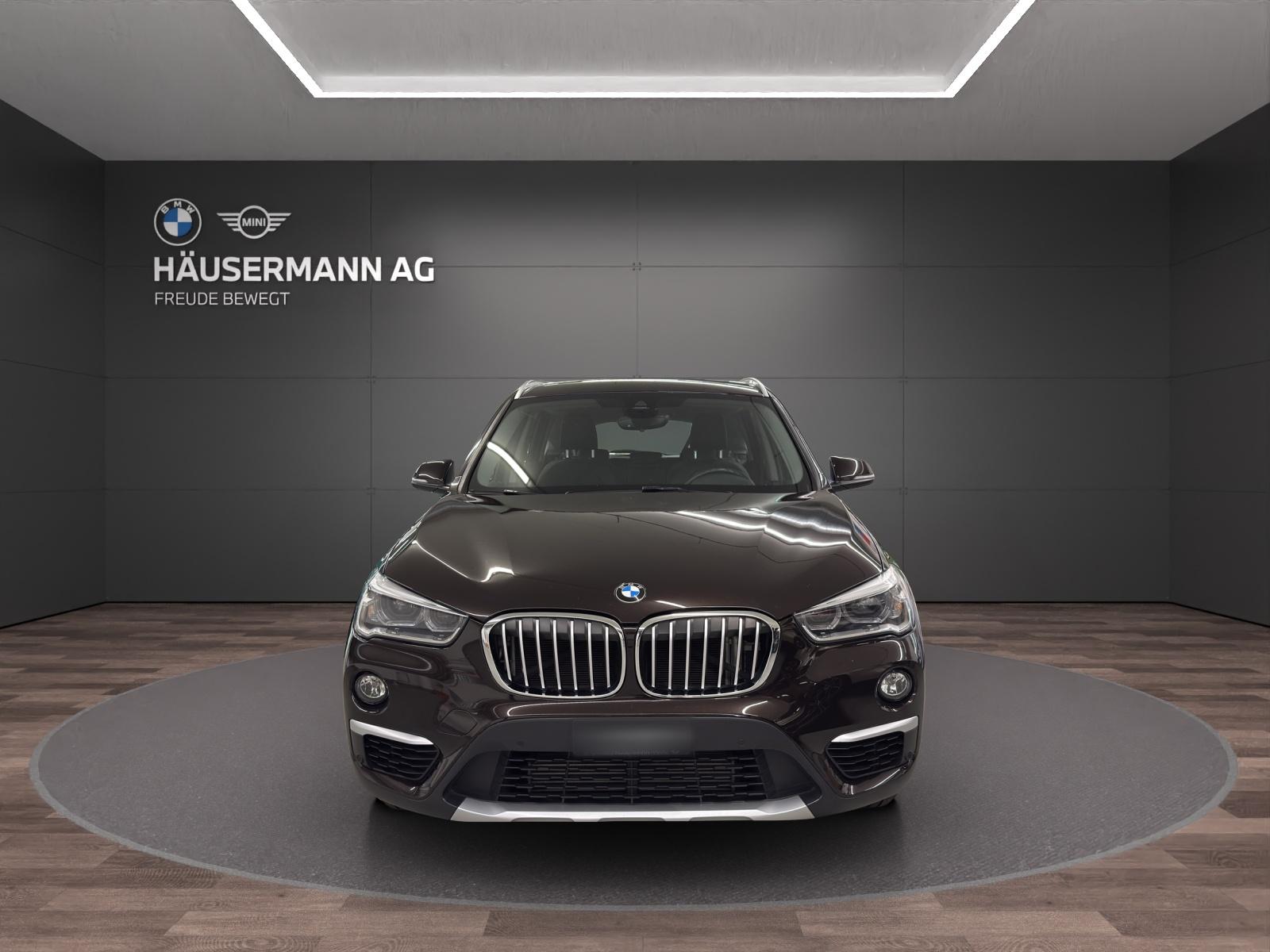 BMW X1 20i xDrive XLine-showroom-element-1