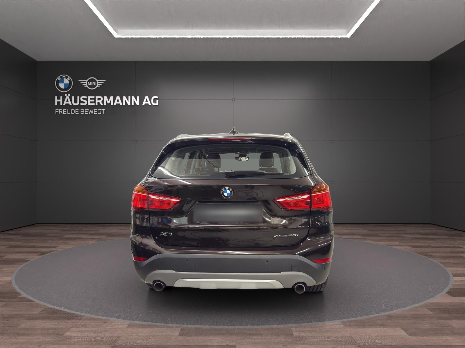 BMW X1 20i xDrive XLine-image-5