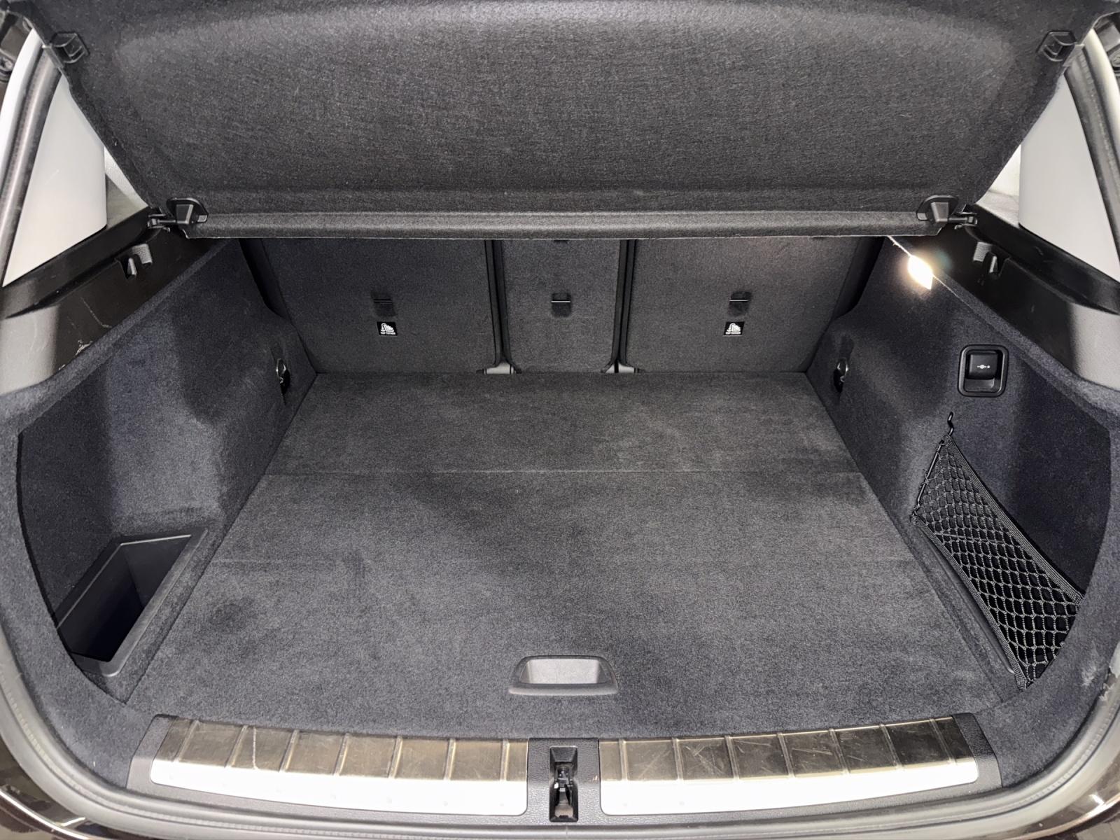 BMW X1 20i xDrive XLine-image-22