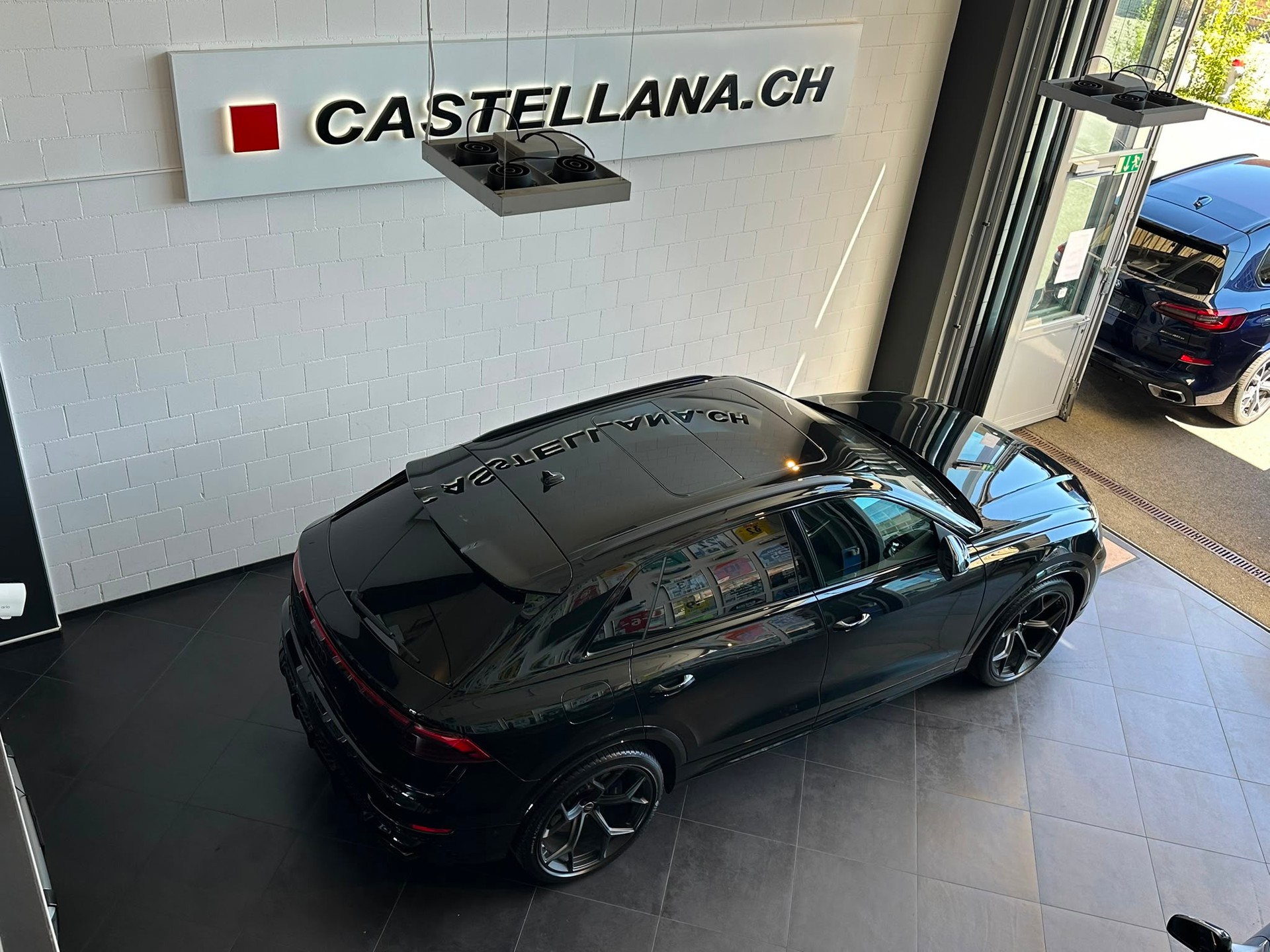 AUDI RSQ8 performance quattro-image-4