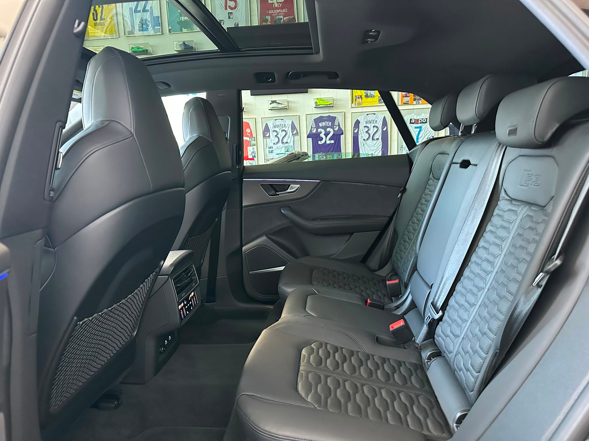 AUDI RSQ8 performance quattro-image-9