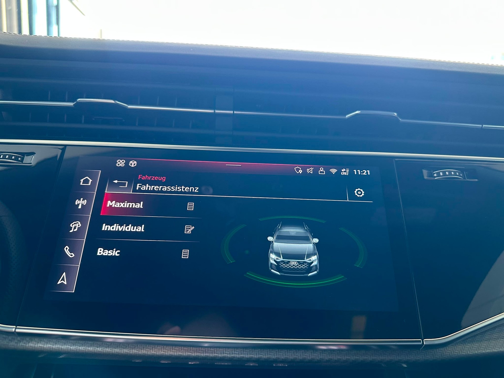 AUDI RSQ8 performance quattro-image-17