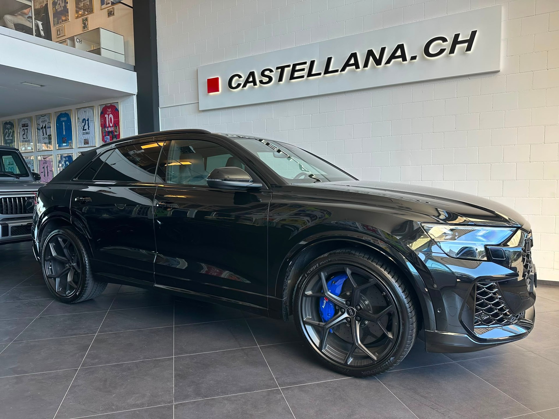 AUDI RSQ8 performance quattro