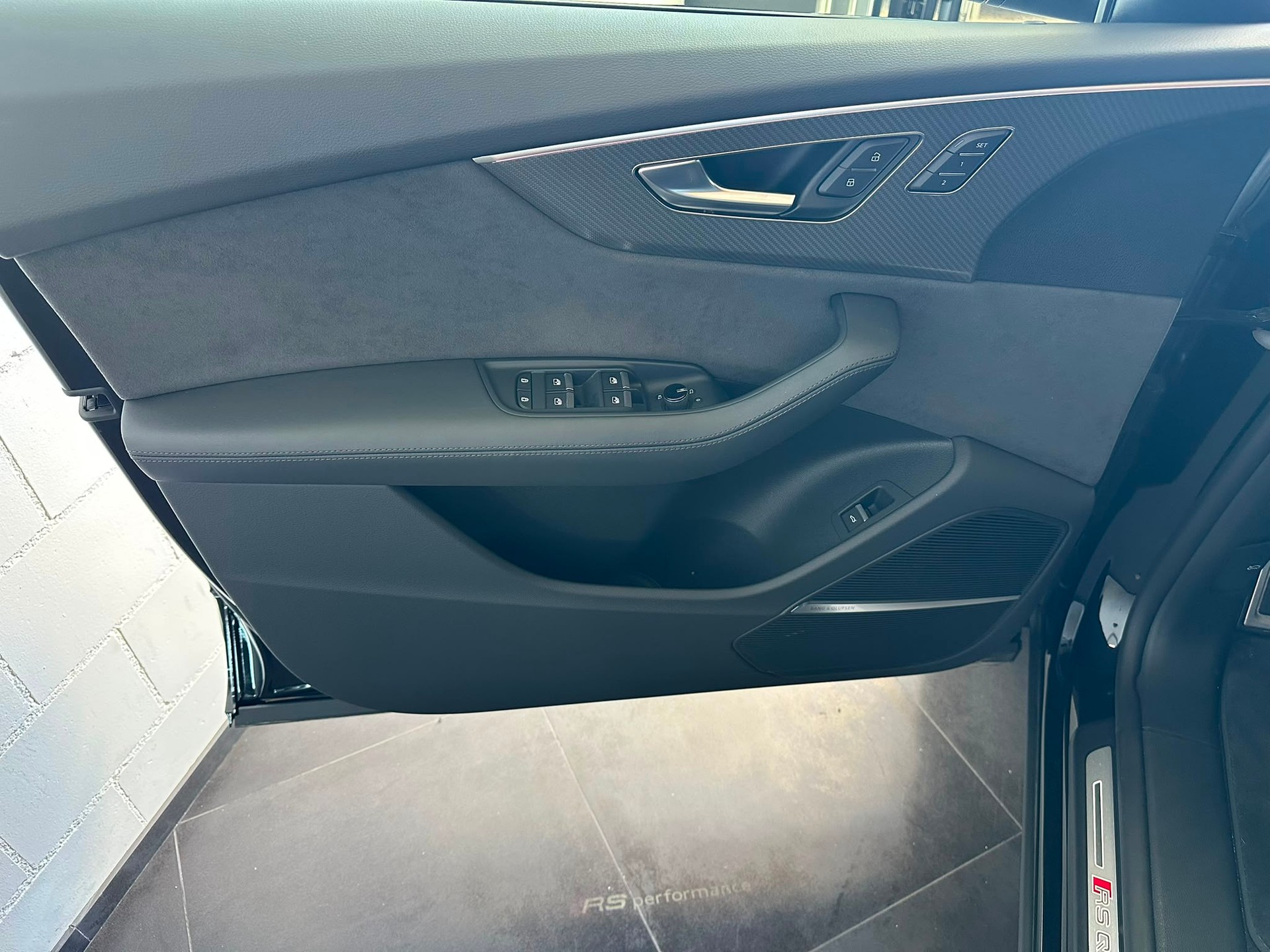 AUDI RSQ8 performance quattro-image-19