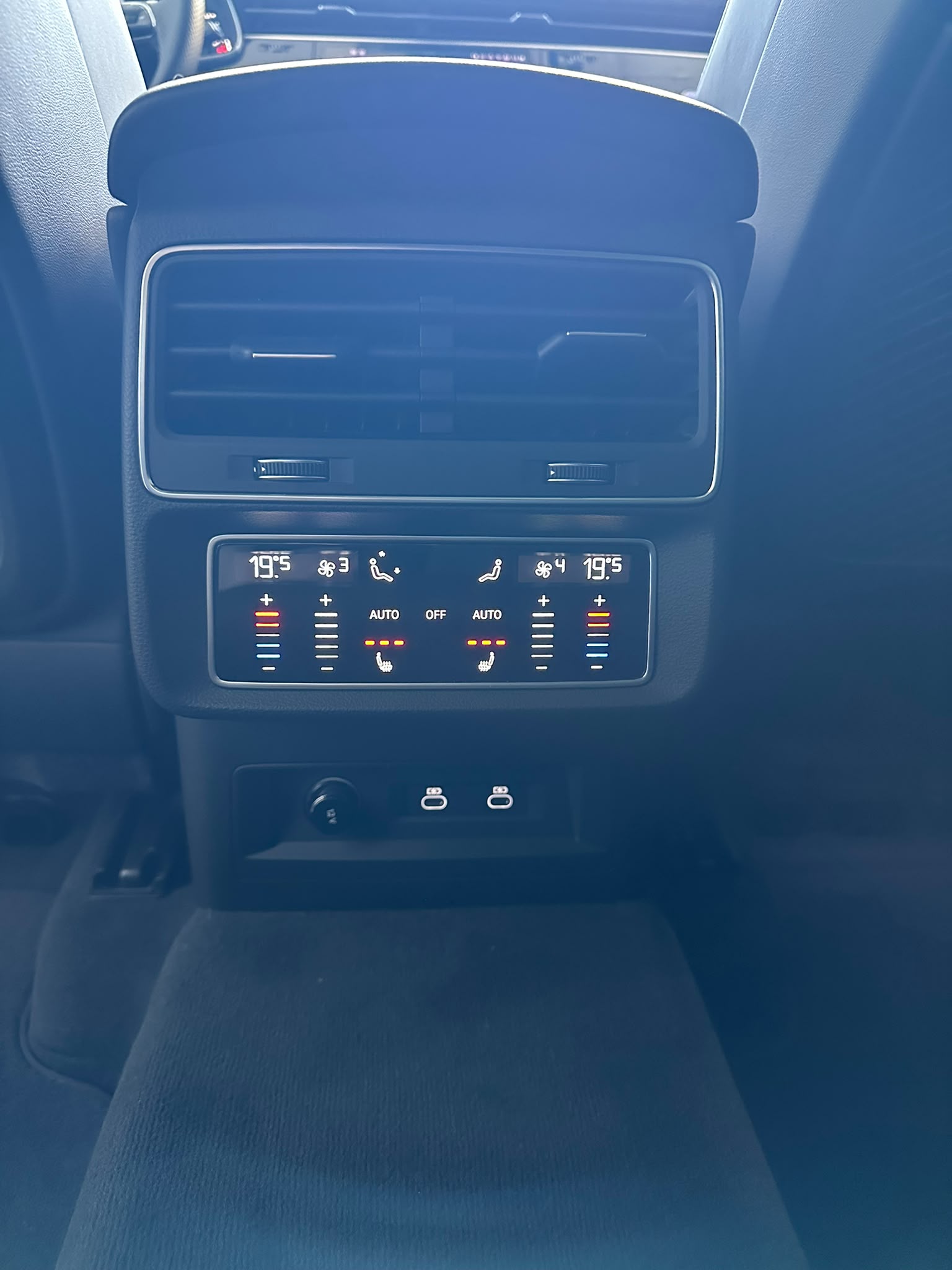 AUDI RSQ8 performance quattro-image-18