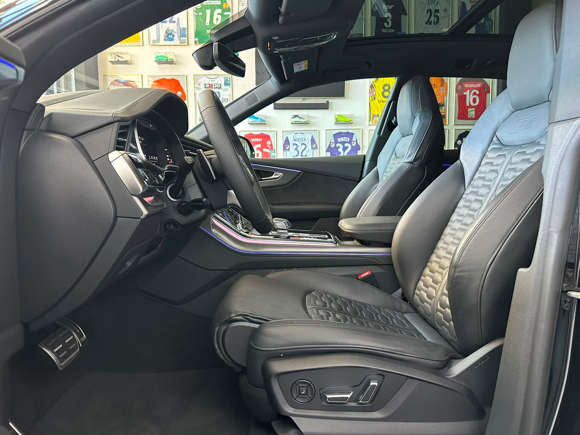 AUDI RSQ8 performance quattro-image-6
