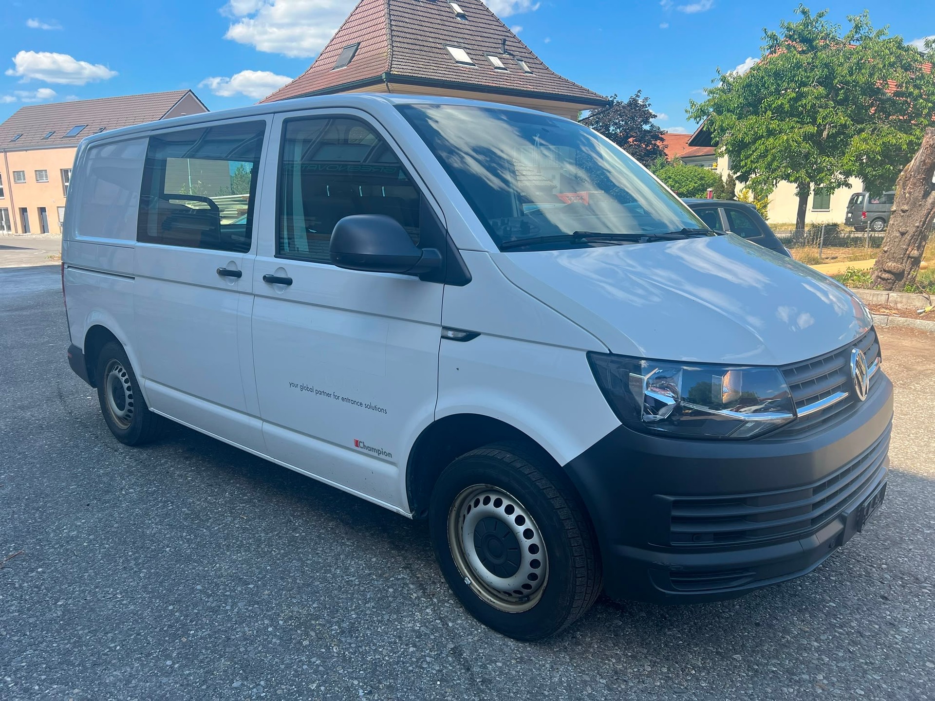 VW T6.1 2.0 TDI Entry-image-0