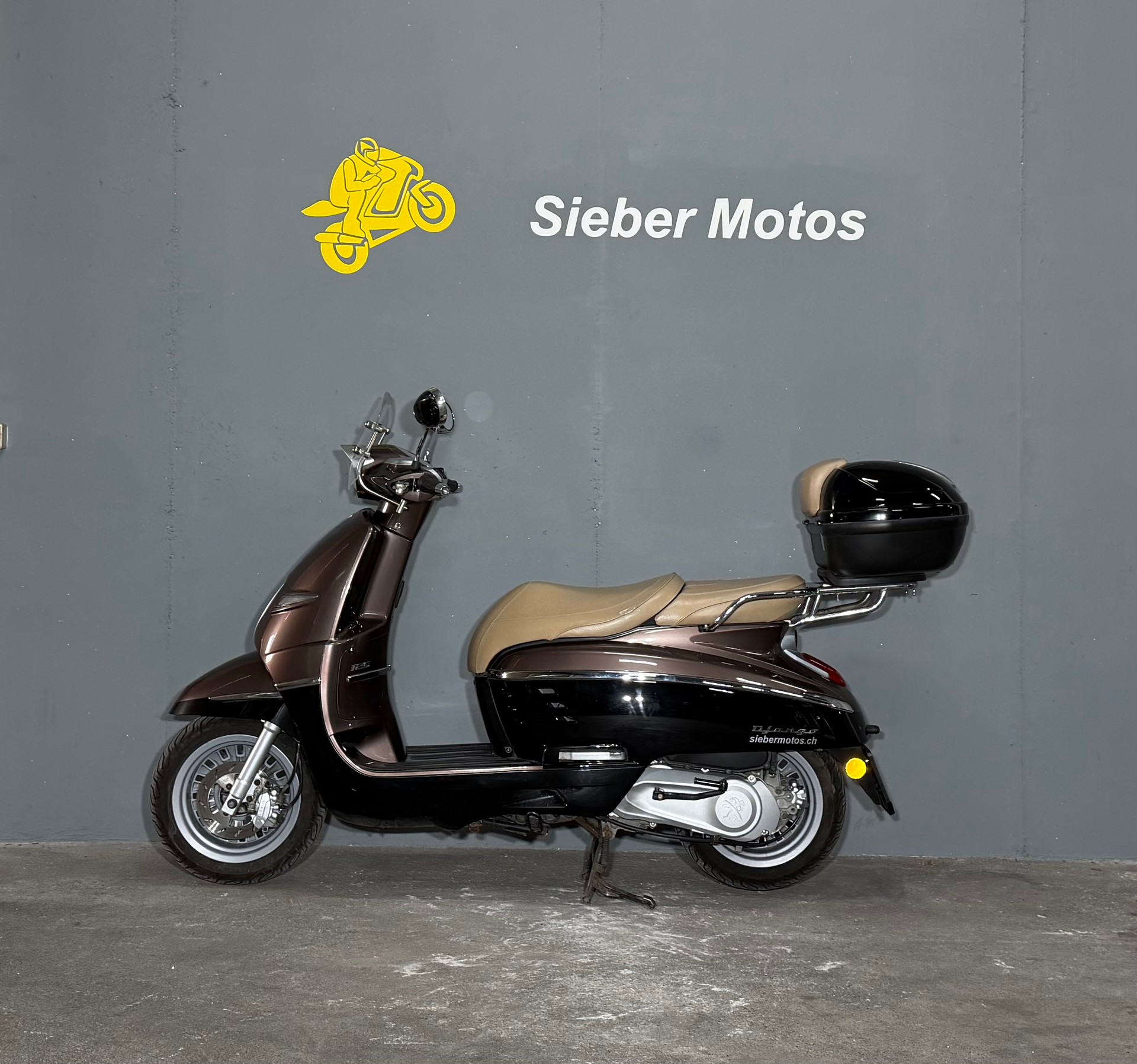 PEUGEOT Django Heritage 125-showroom-element-2