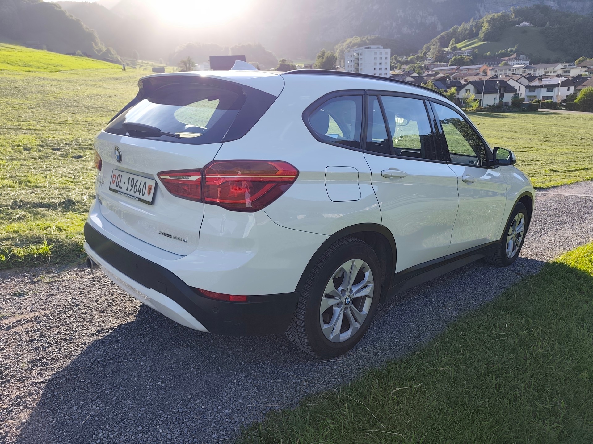 BMW 25e xDrive-image-1
