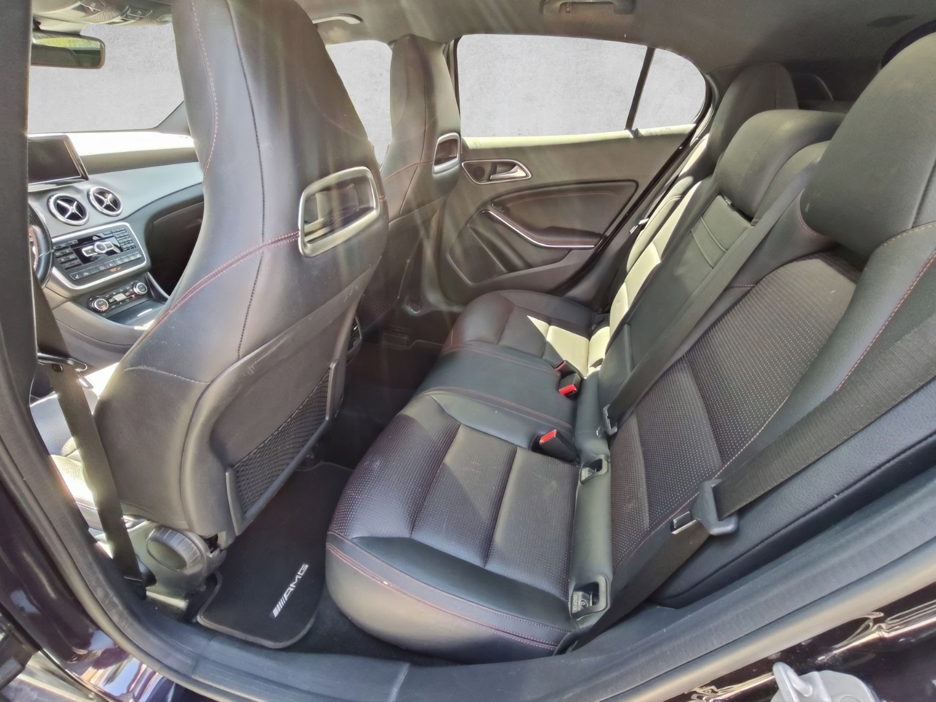 MERCEDES-BENZ GLA 220 CDI AMG Line 4Matic 7G-DCT-image-9