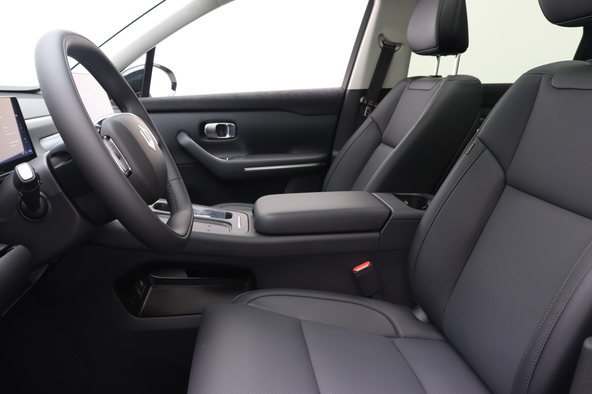 LEAPMOTOR C10 1.5 Hybrid EV-image-7