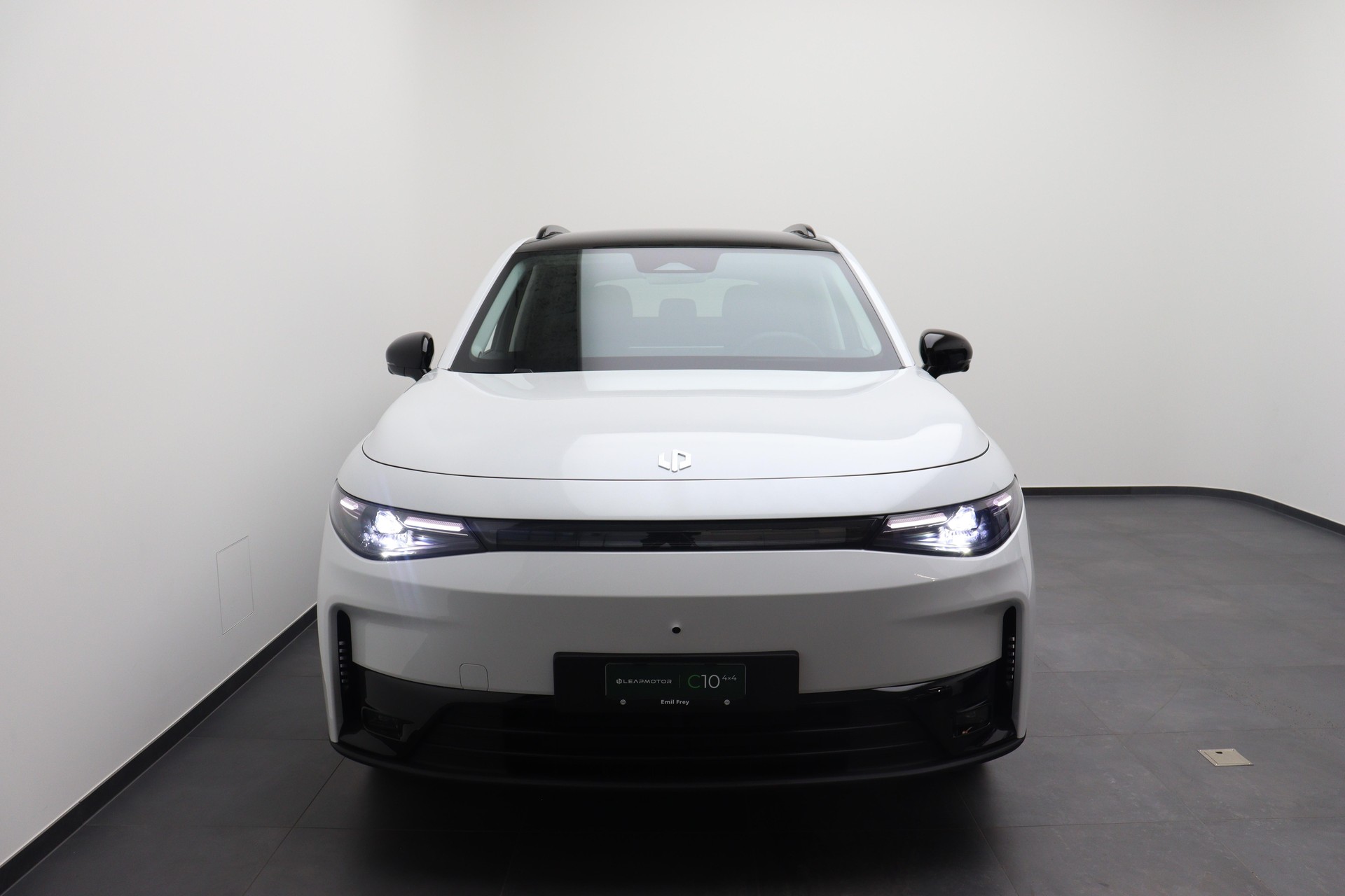 LEAPMOTOR C10 1.5 Hybrid EV-showroom-element-3