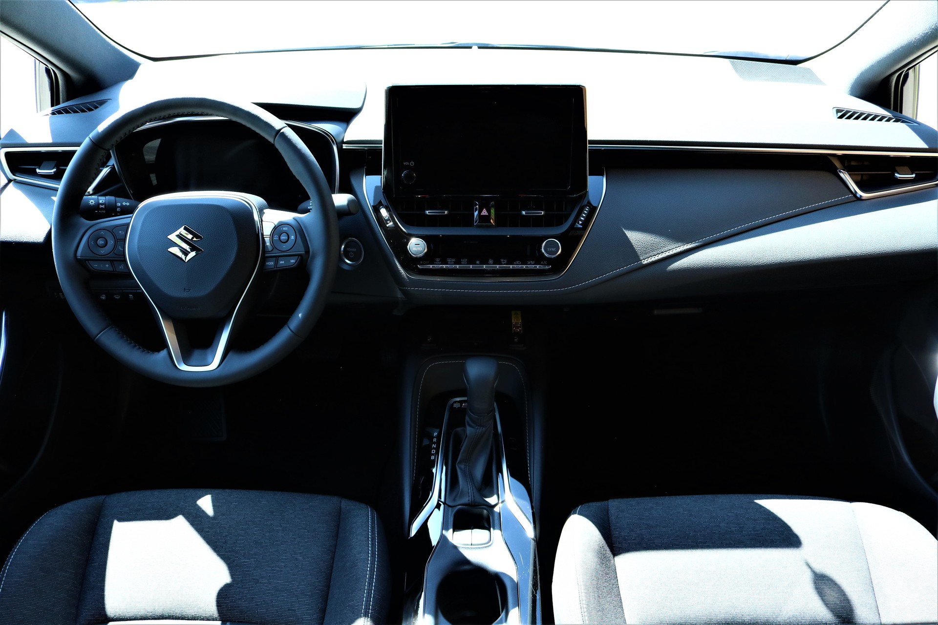 SUZUKI Swace 1.8 Hybrid Compact Top E-CVT-image-3