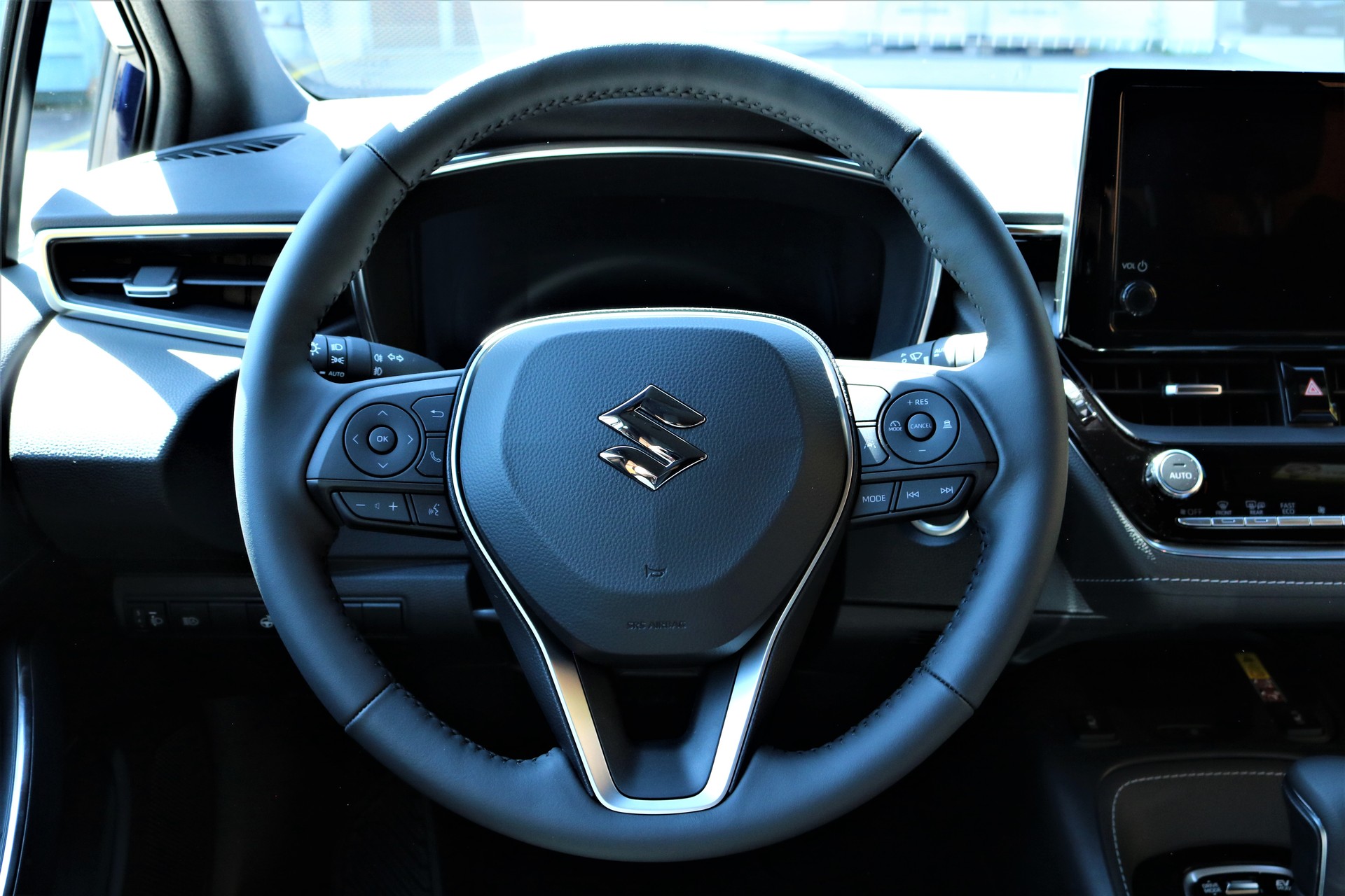 SUZUKI Swace 1.8 Hybrid Compact Top E-CVT-image-4