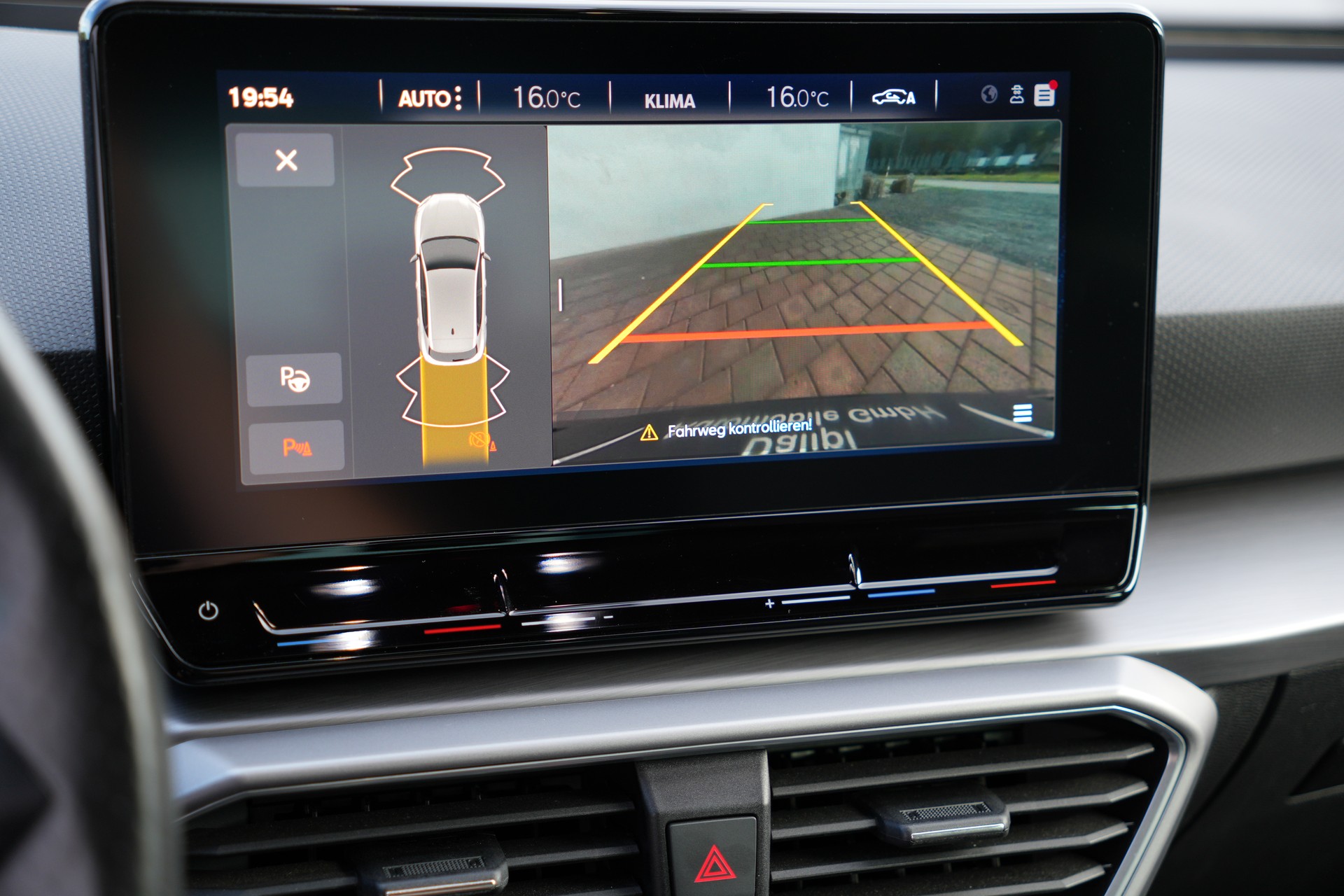 SEAT Leon 1.5 eTSI mHEV DSG FR (CH)-image-18