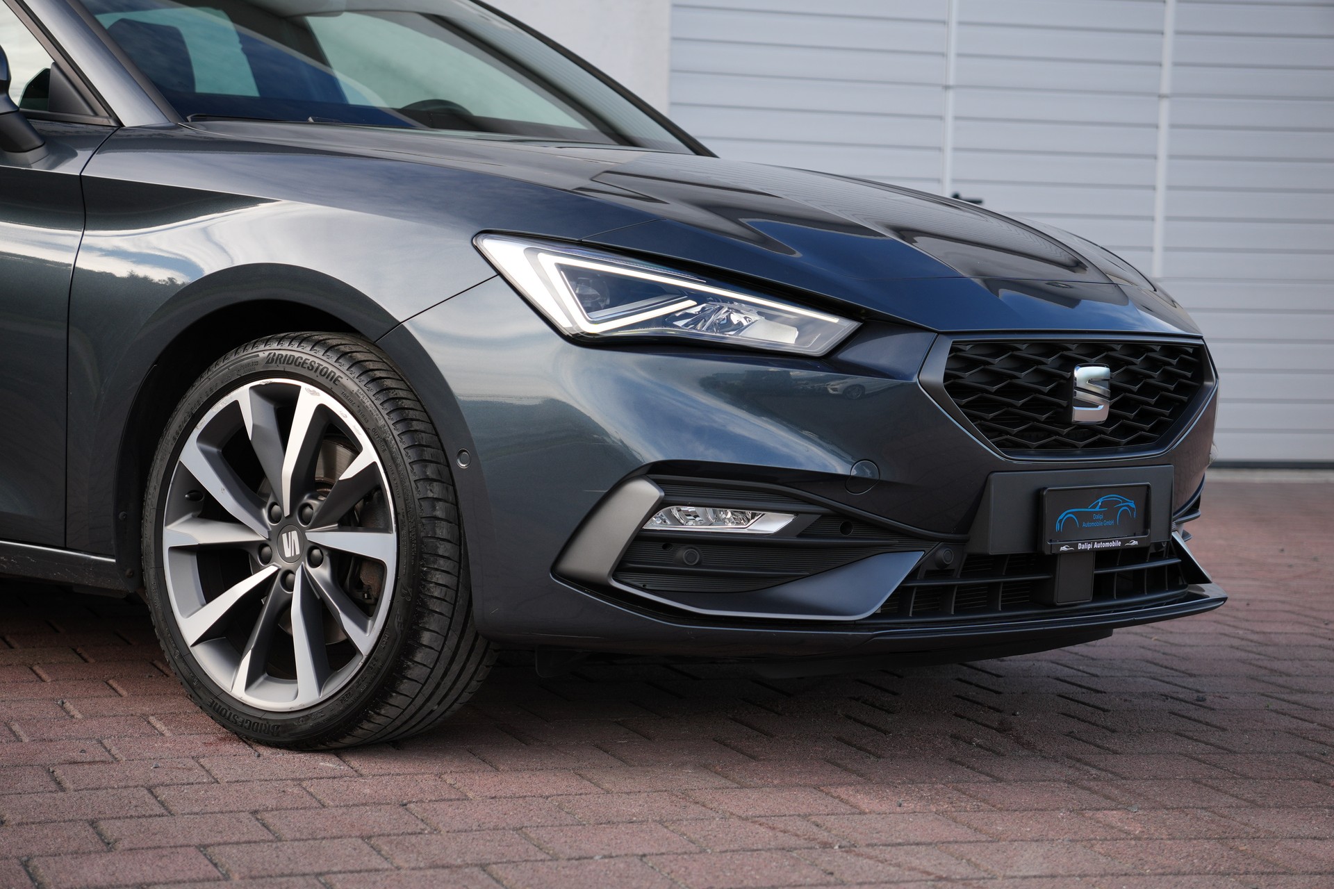 SEAT Leon 1.5 eTSI mHEV DSG FR (CH)-image-9