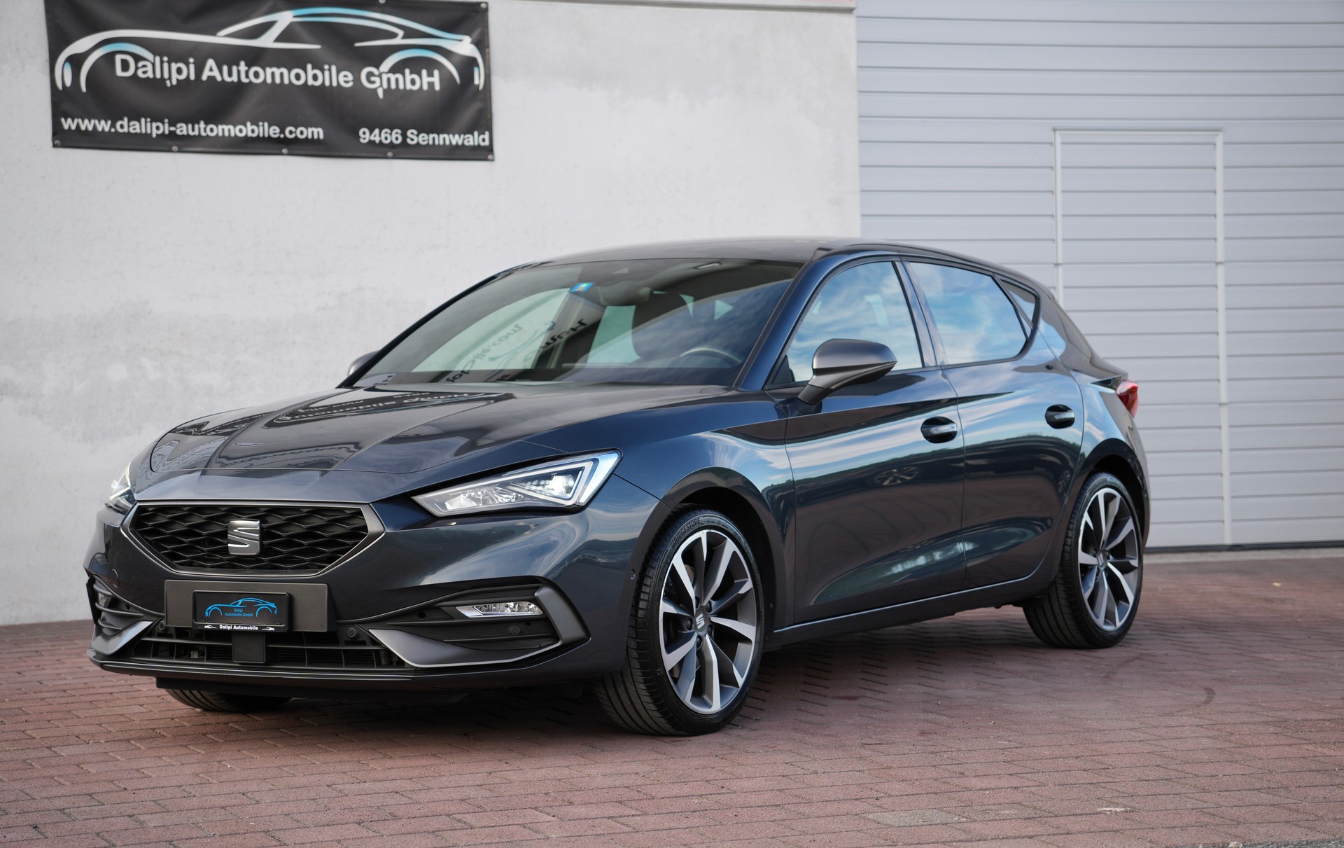 SEAT Leon 1.5 eTSI mHEV DSG FR (CH)-image-0