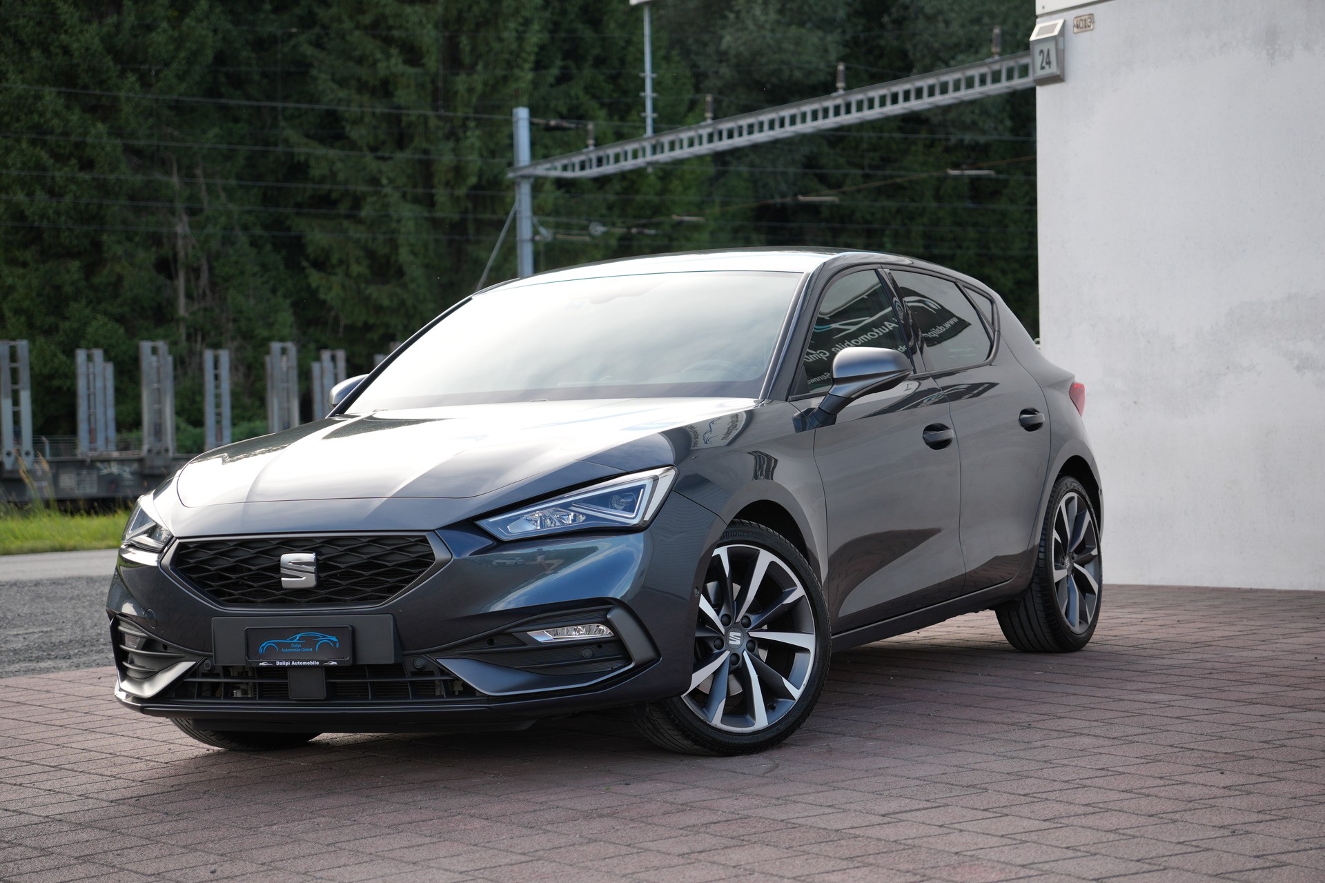 SEAT Leon 1.5 eTSI mHEV DSG FR (CH)-image-7