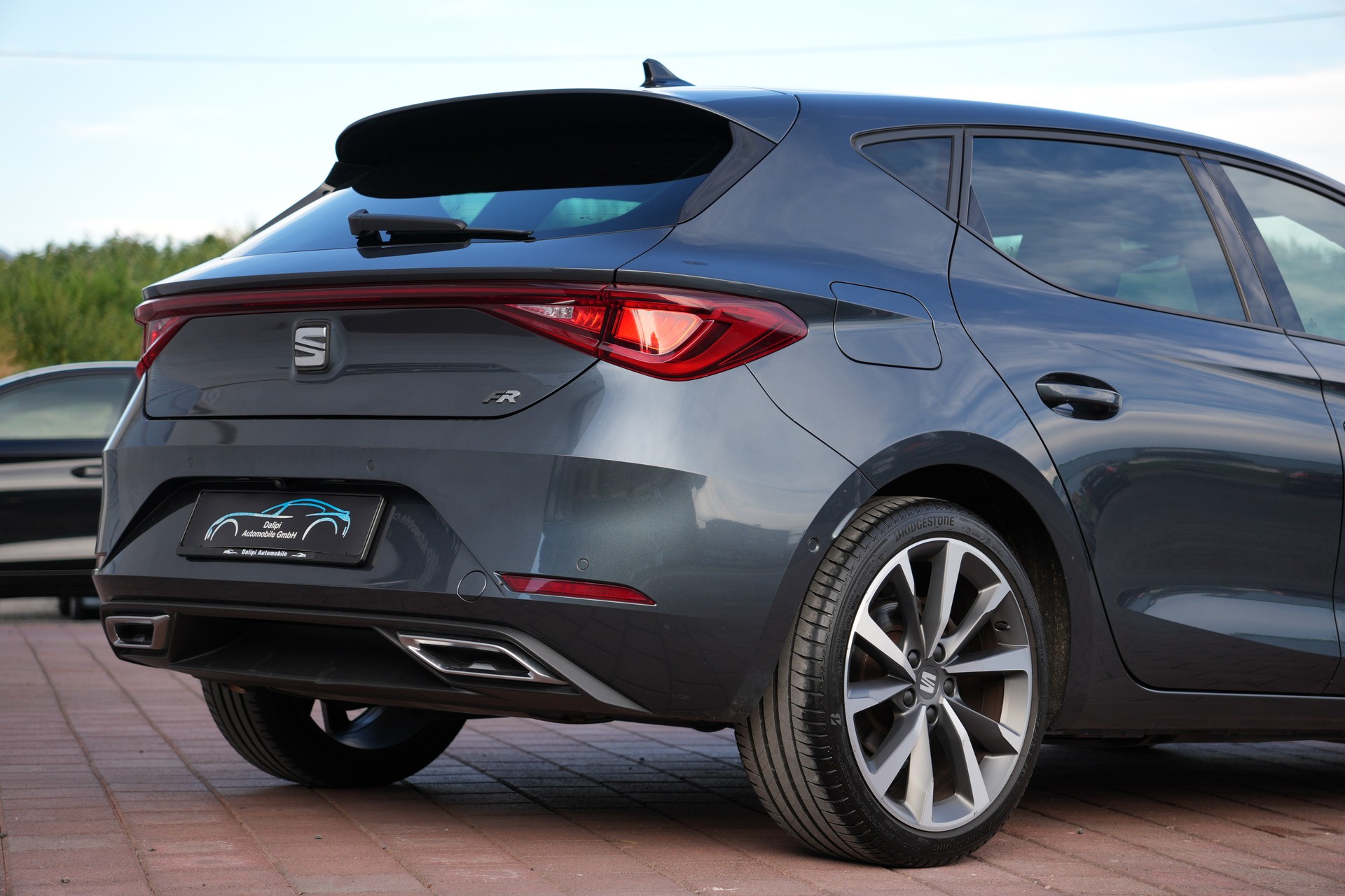 SEAT Leon 1.5 eTSI mHEV DSG FR (CH)-image-3