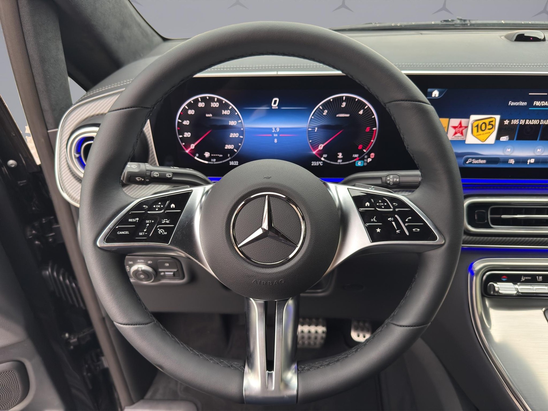 MERCEDES-BENZ V 300 d Exclusive lang Van-image-9