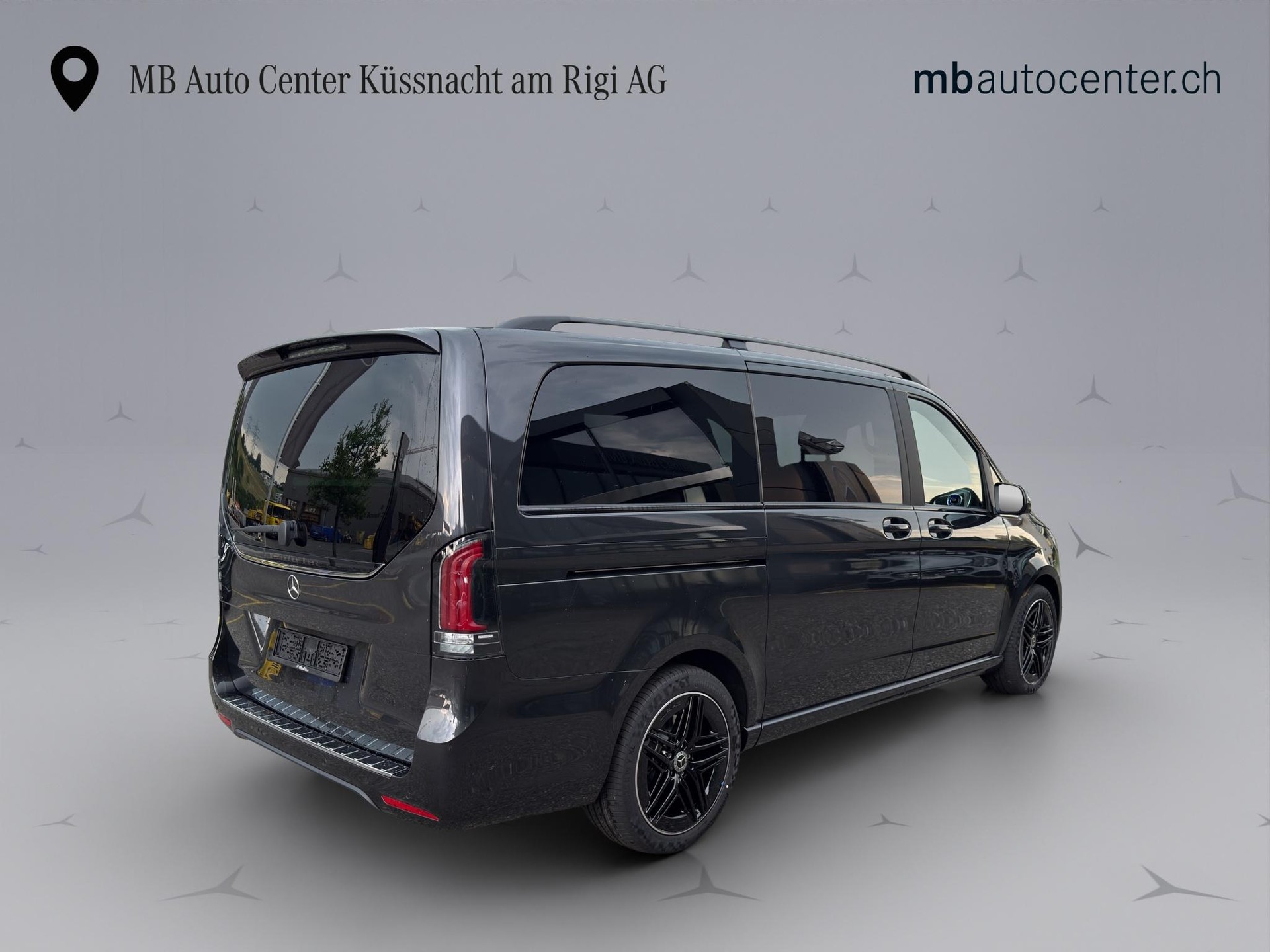 MERCEDES-BENZ V 300 d Exclusive lang Van-image-5