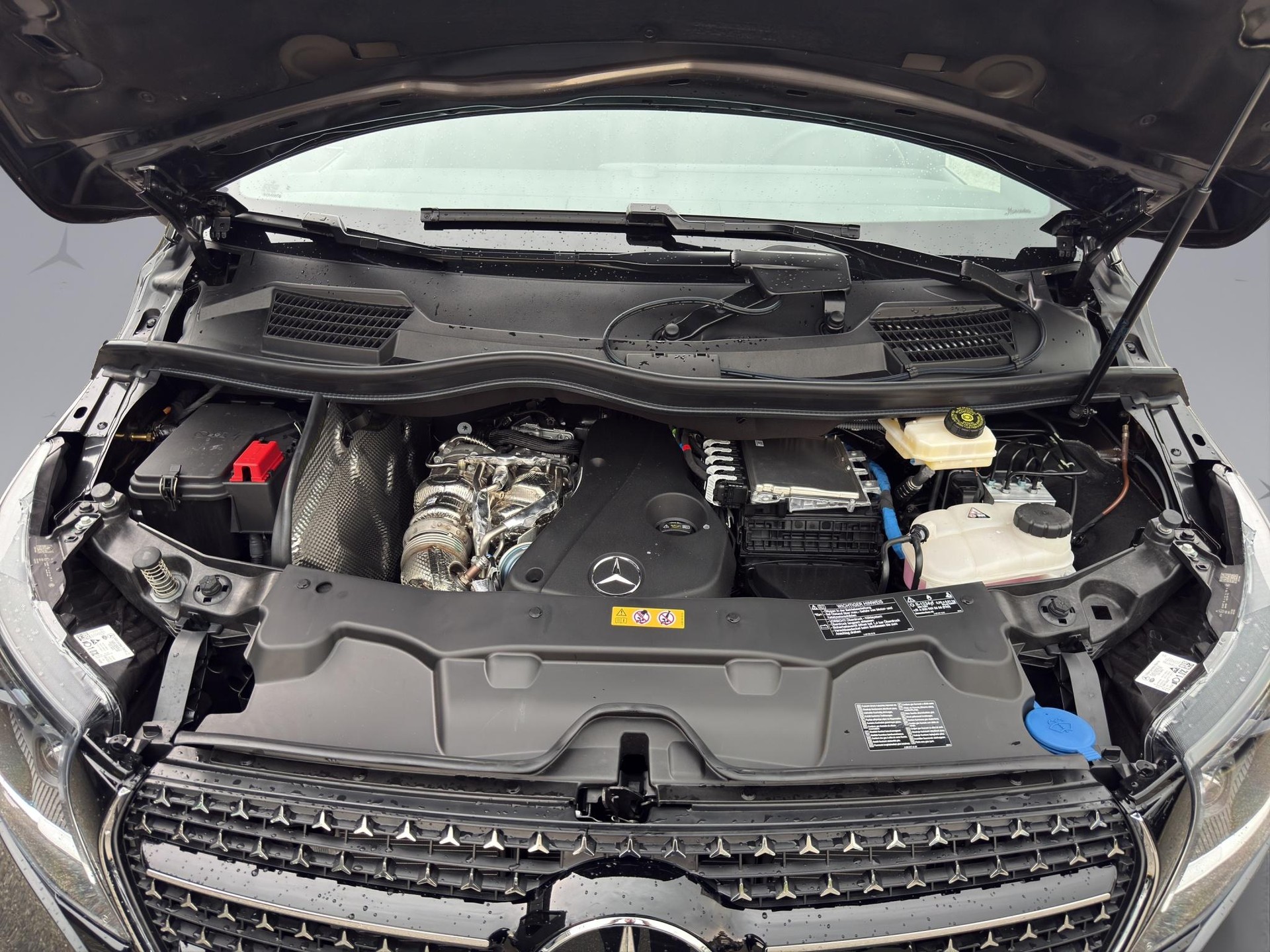 MERCEDES-BENZ V 300 d Exclusive lang Van-image-18