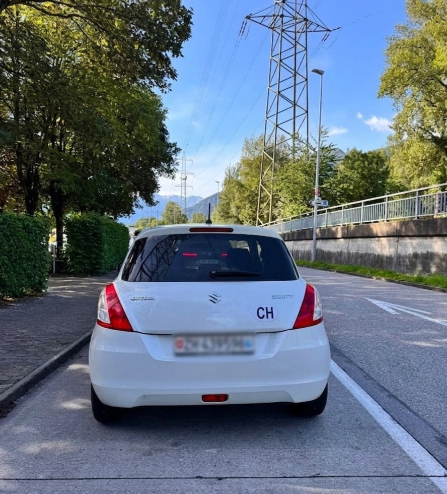 SUZUKI SWIFT 1.2-image-1