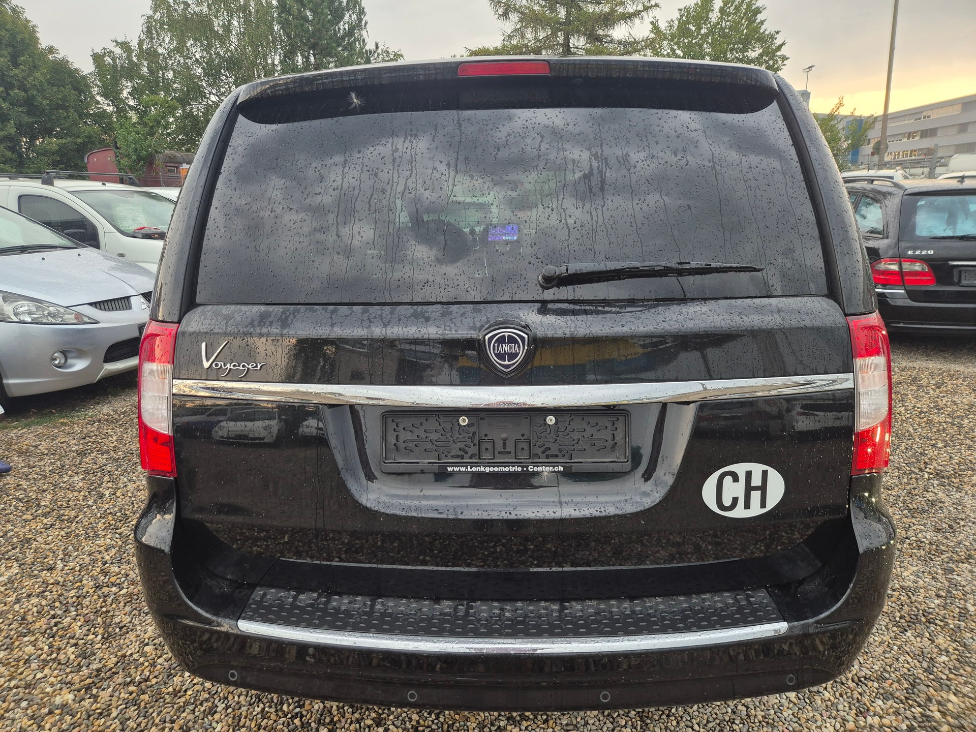 LANCIA VOYAGER-image-5