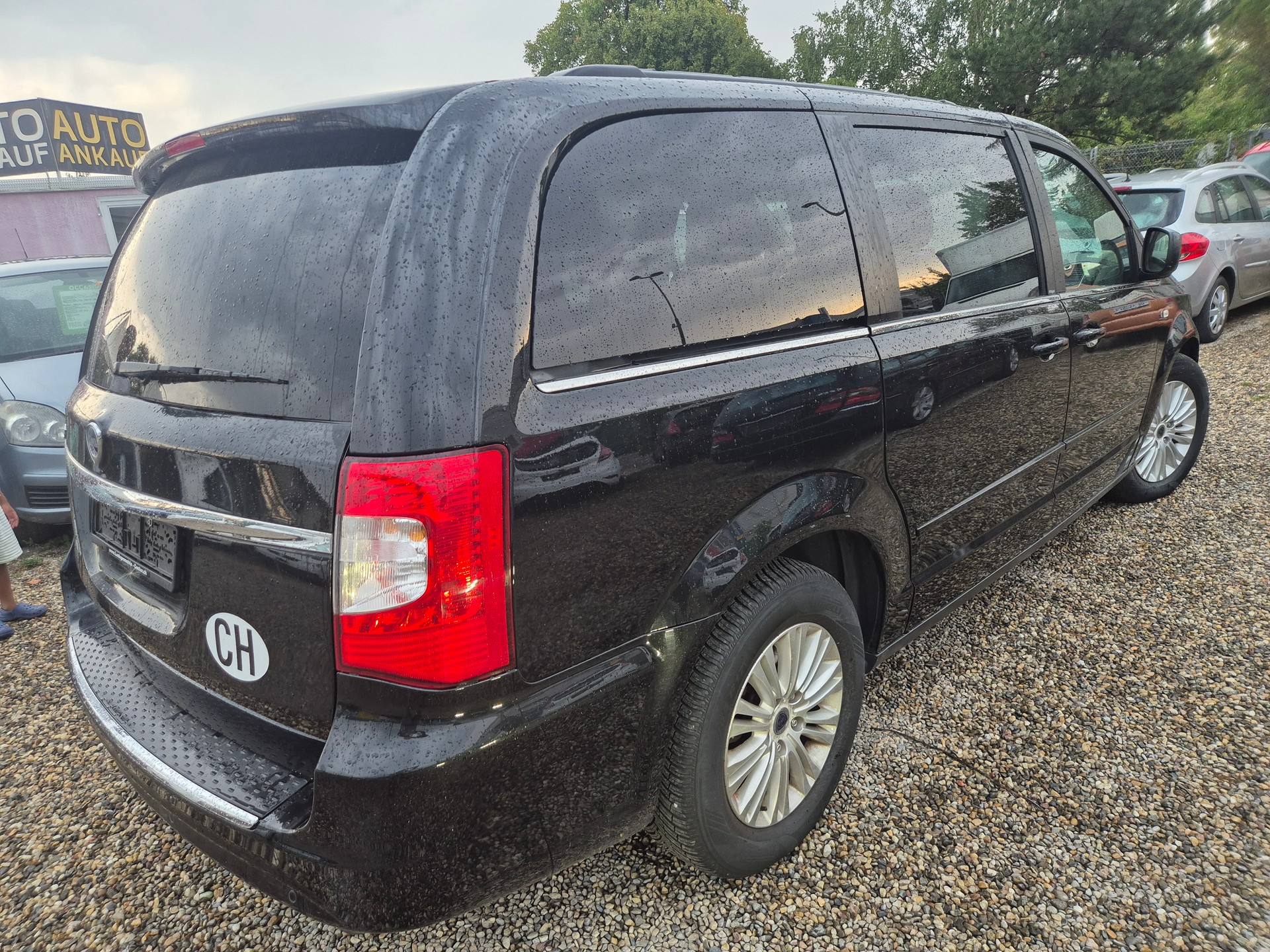 LANCIA VOYAGER-image-4
