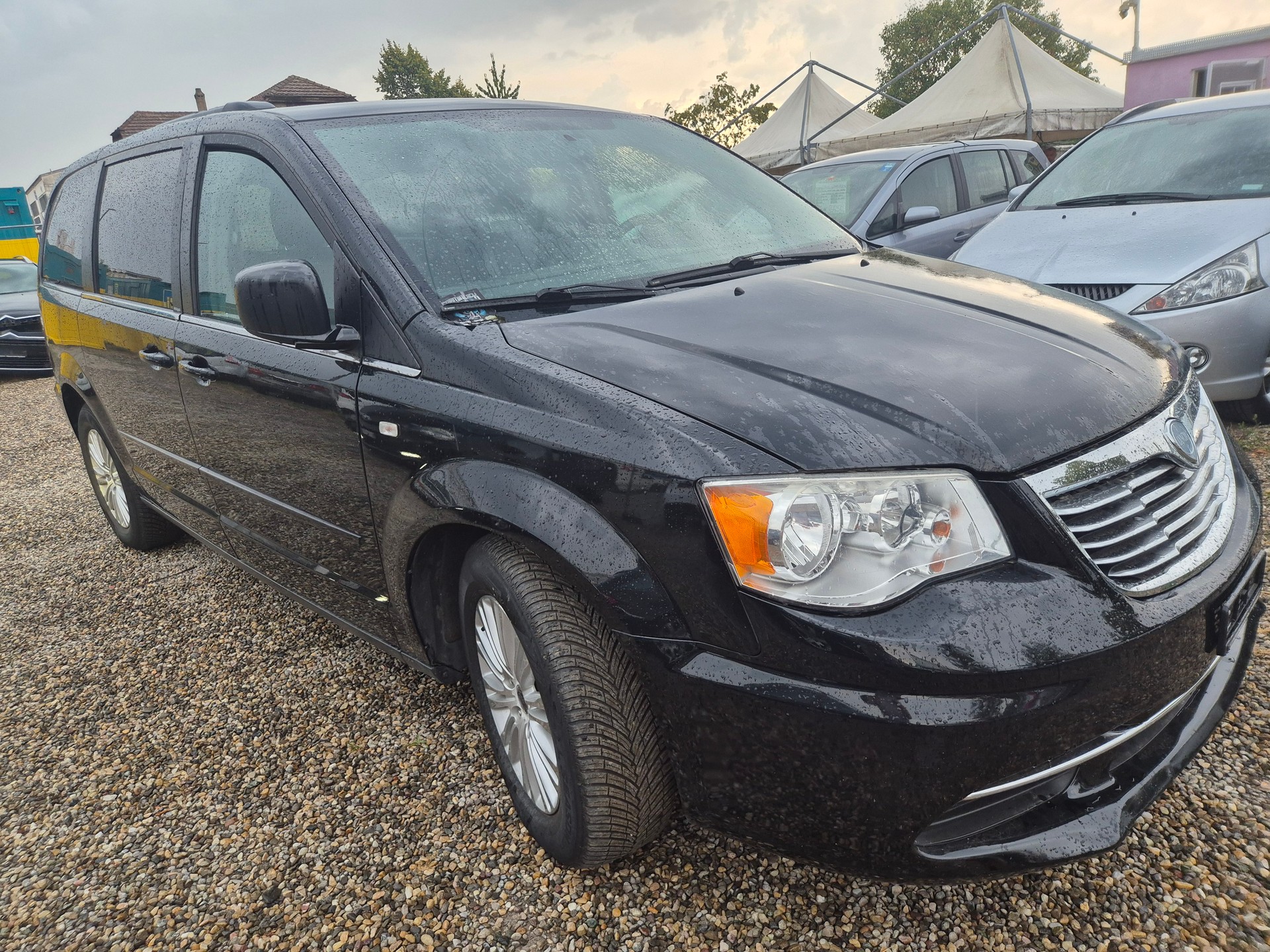 LANCIA VOYAGER-image-1