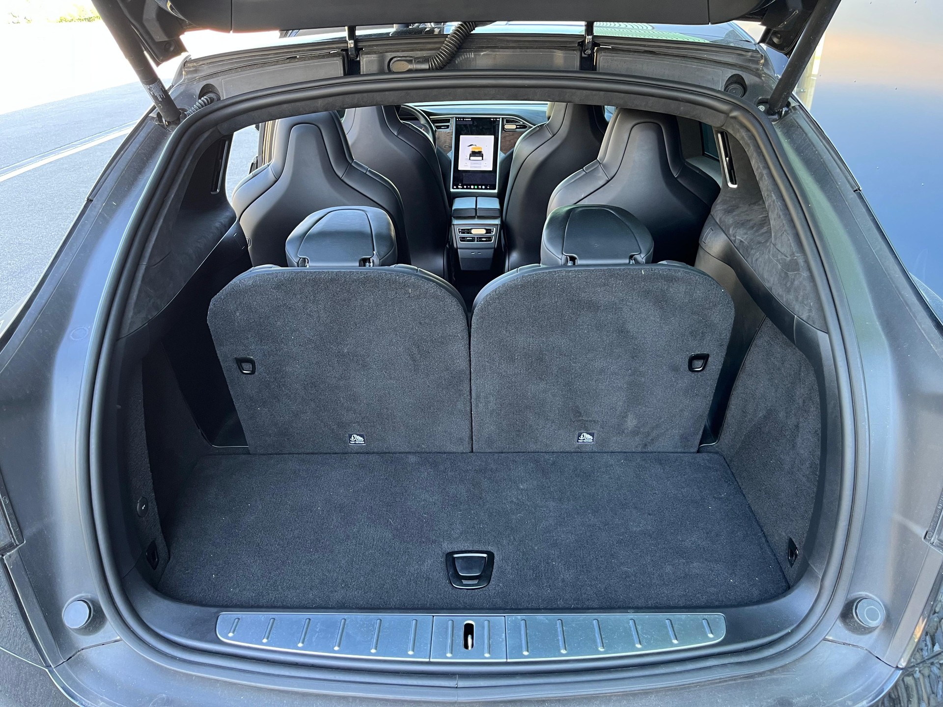 TESLA Model X 75 D-image-19