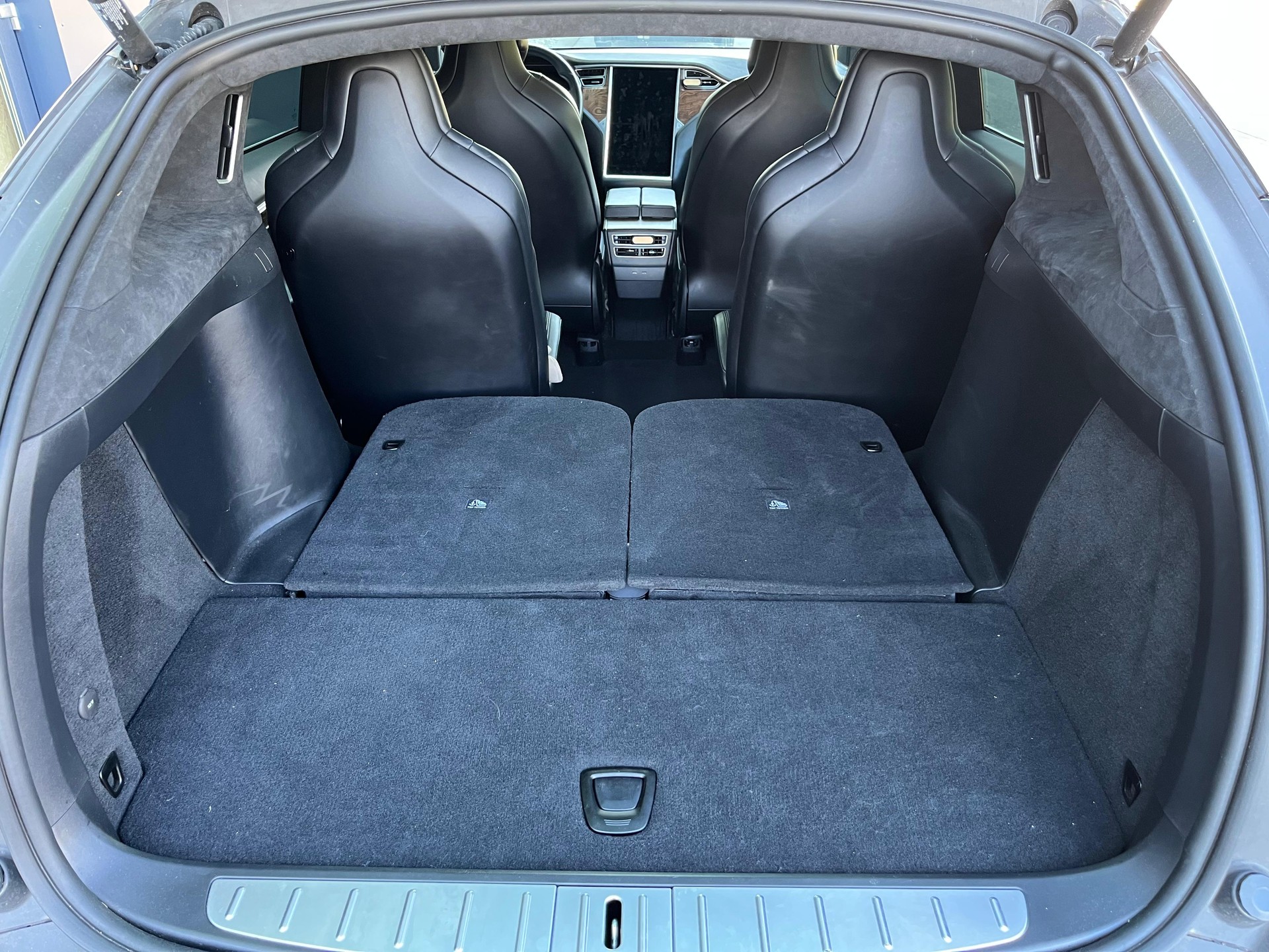 TESLA Model X 75 D-image-20