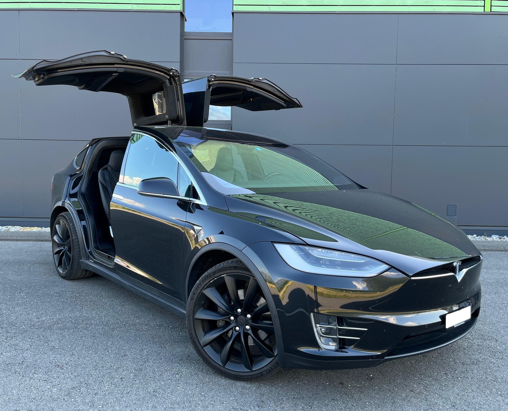 TESLA Model X 75 D-image-6