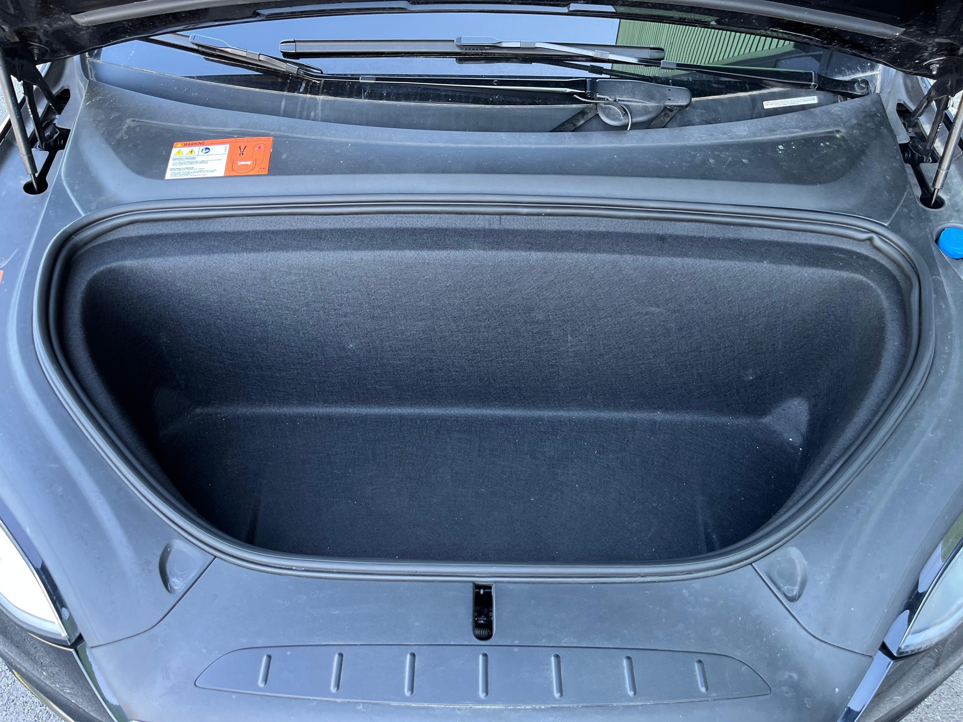 TESLA Model X 75 D-image-21