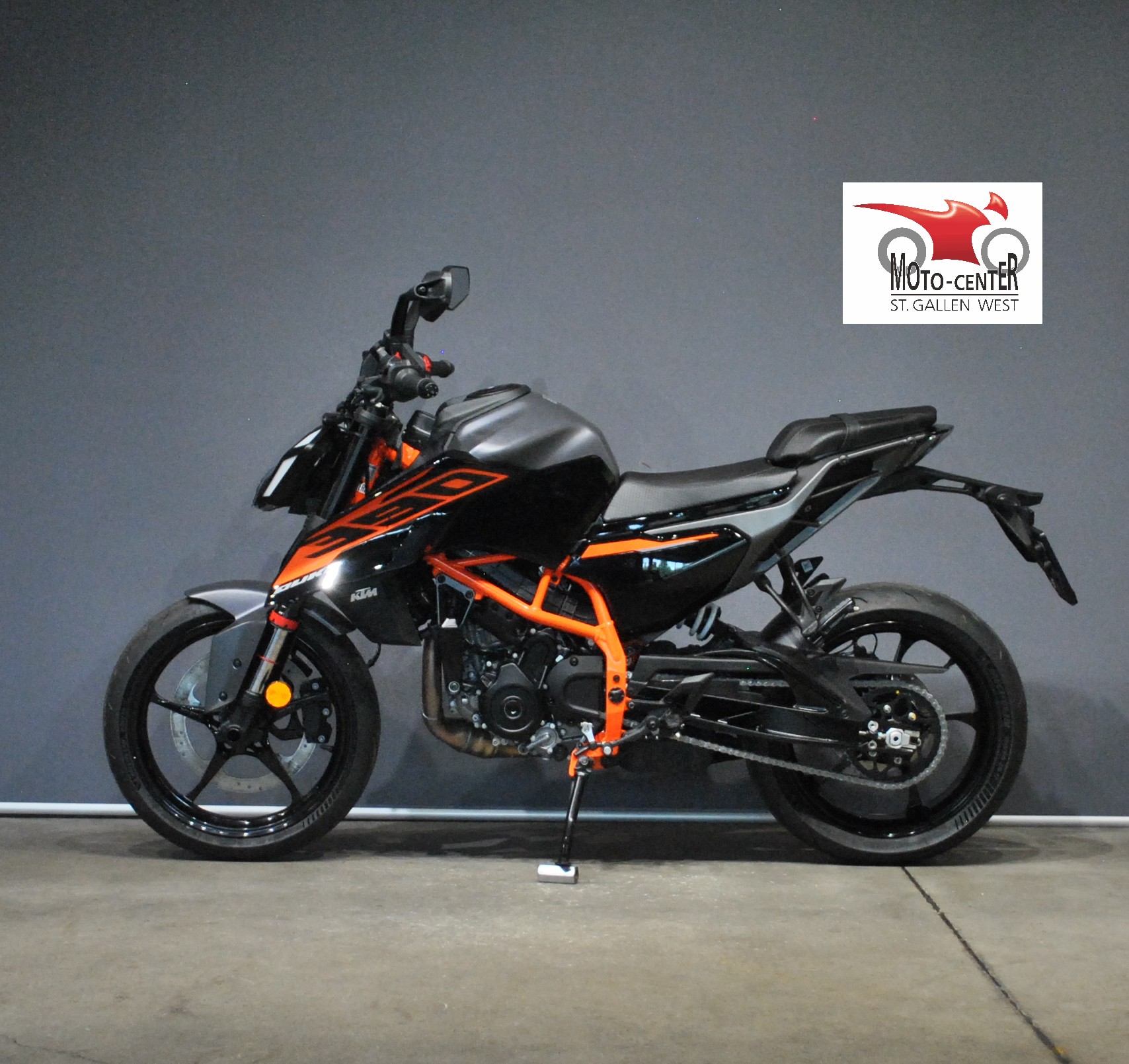 KTM 390 Duke-showroom-element-2