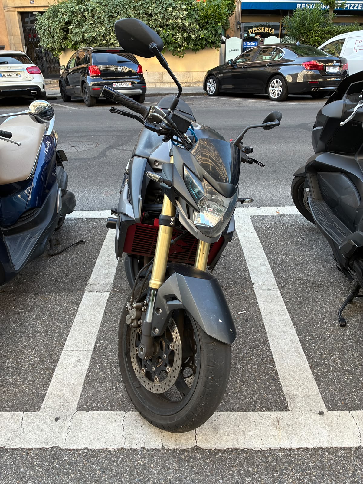 SUZUKI GSR 750 ABS Freegun-image-1