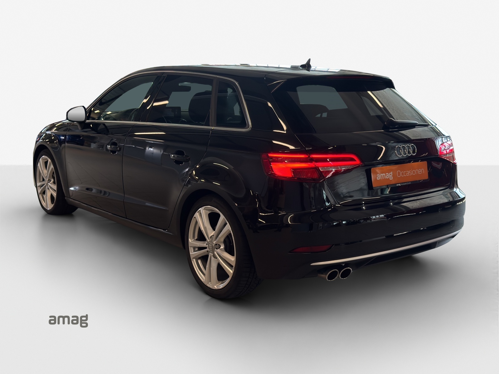 AUDI A3 Sportback 2.0 TFSI Sport S-tronic-showroom-element-2